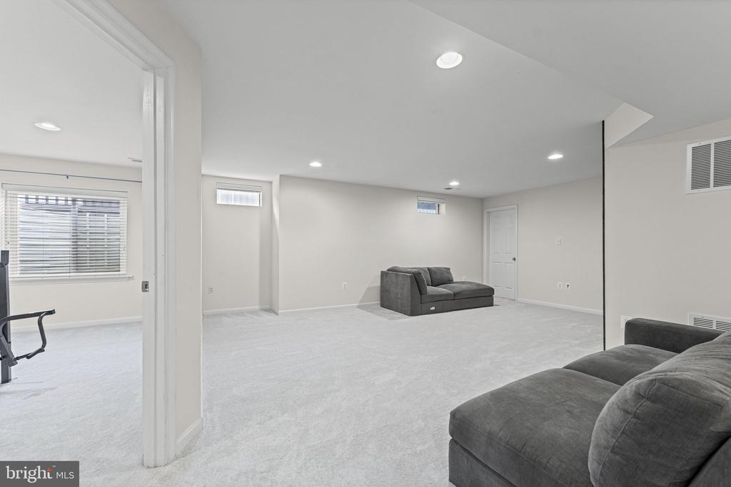 243 BRADFORD DRIVE