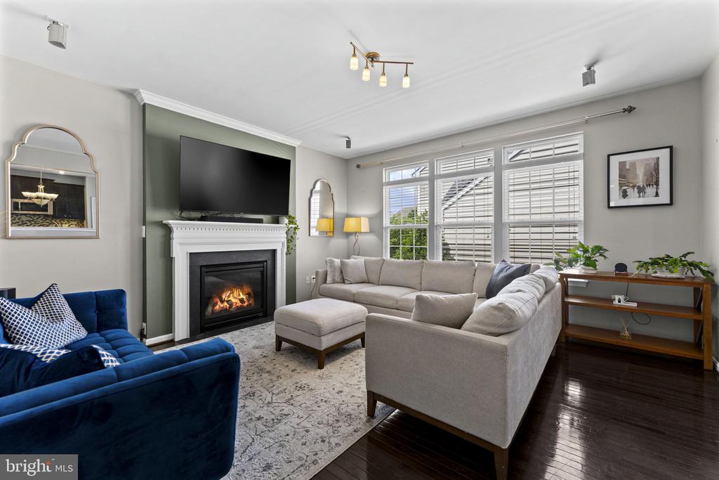 243 BRADFORD DRIVE