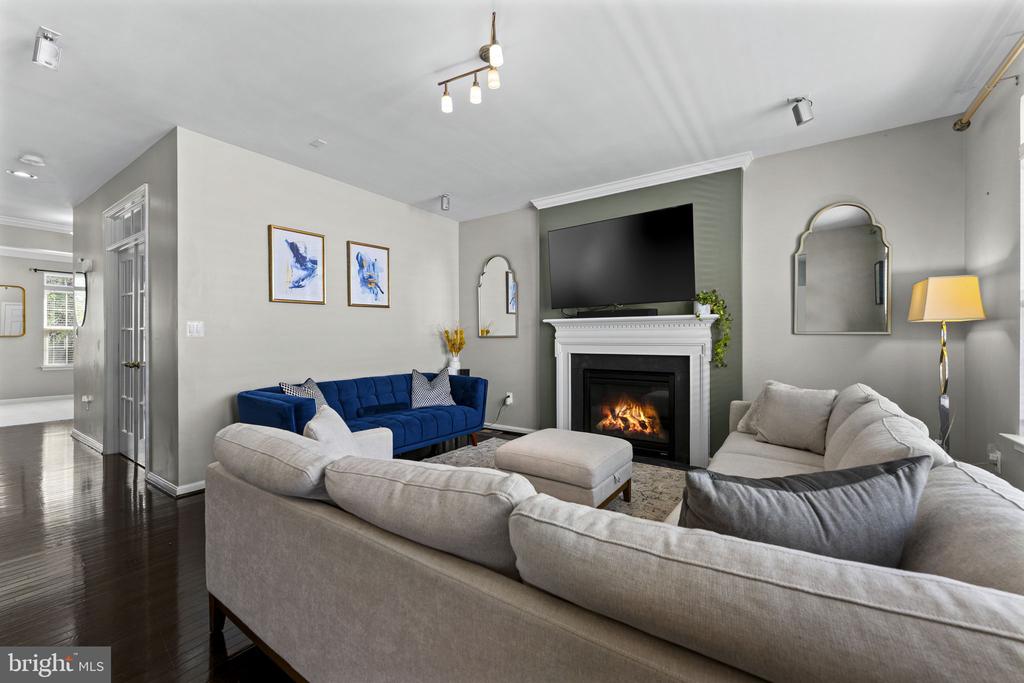243 BRADFORD DRIVE