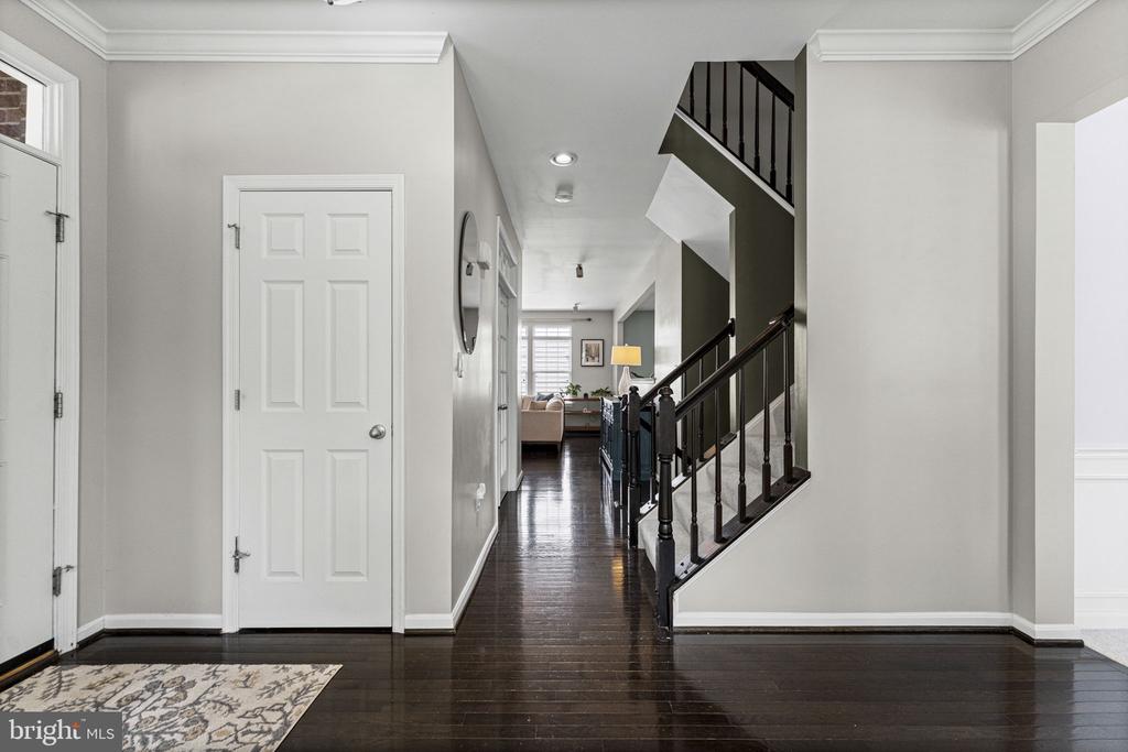 243 BRADFORD DRIVE