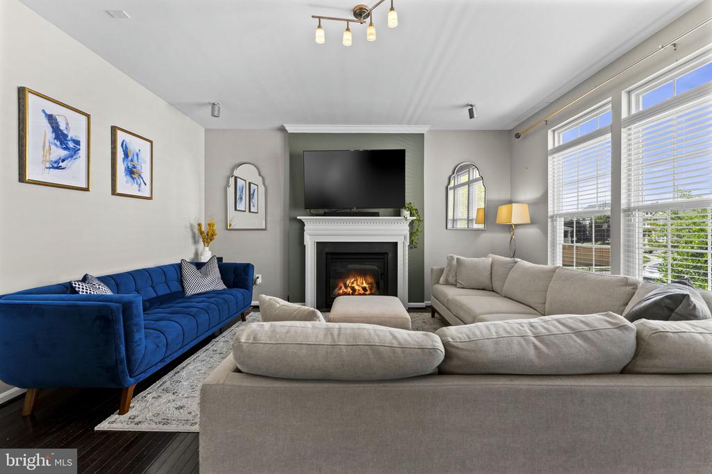 243 BRADFORD DRIVE