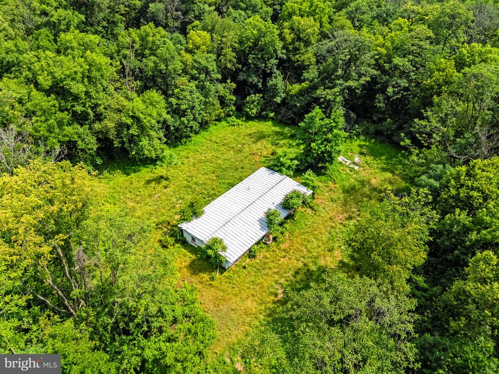 860 SUMMIT POINT ROAD