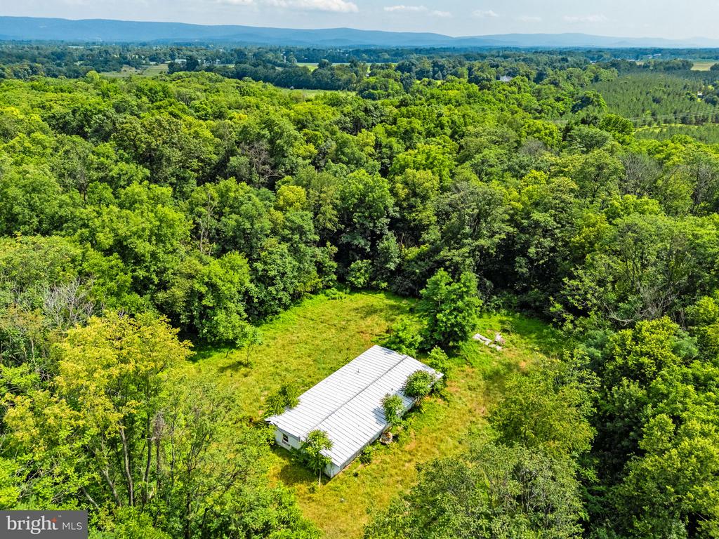 860 SUMMIT POINT ROAD