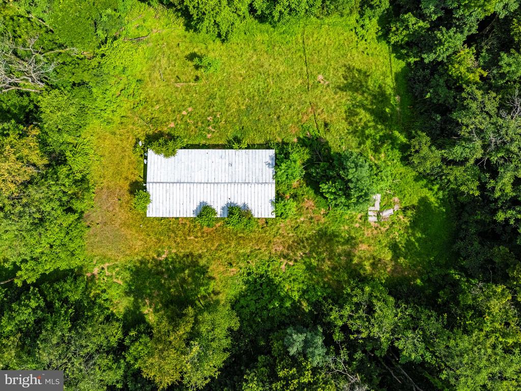 860 SUMMIT POINT ROAD
