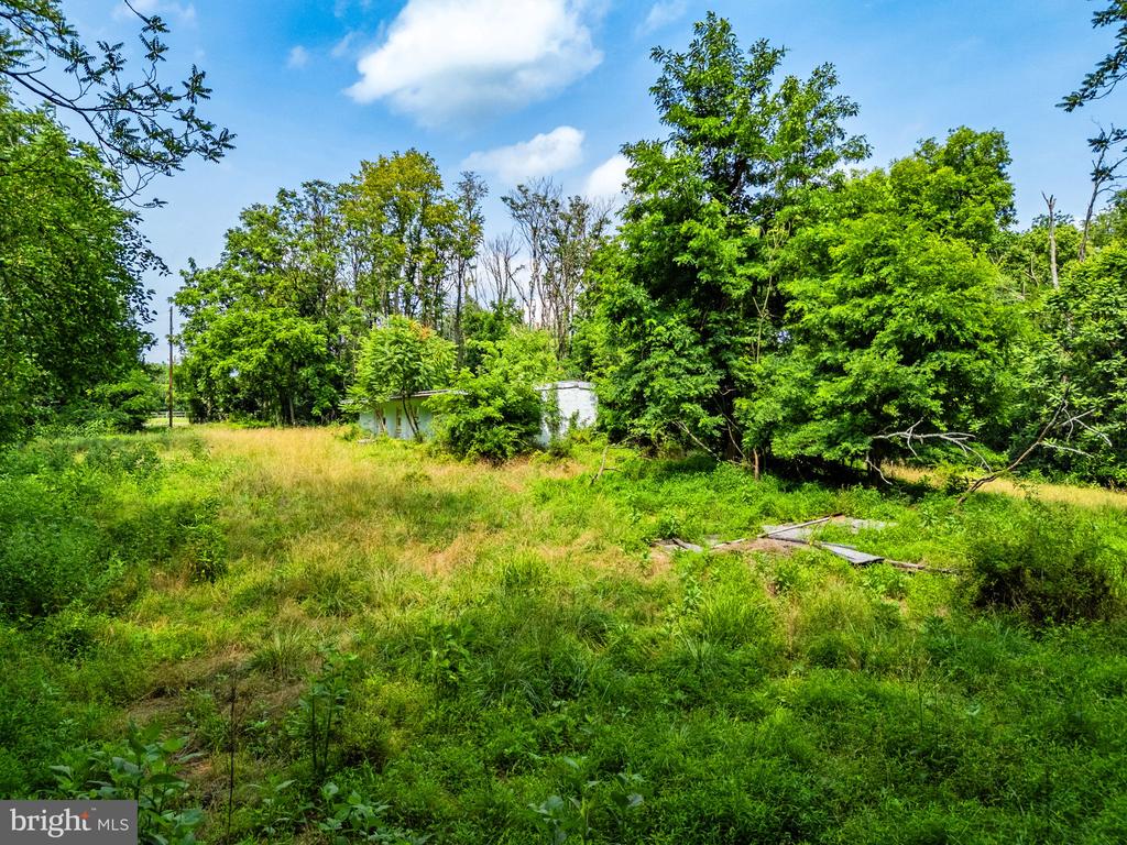 860 SUMMIT POINT ROAD