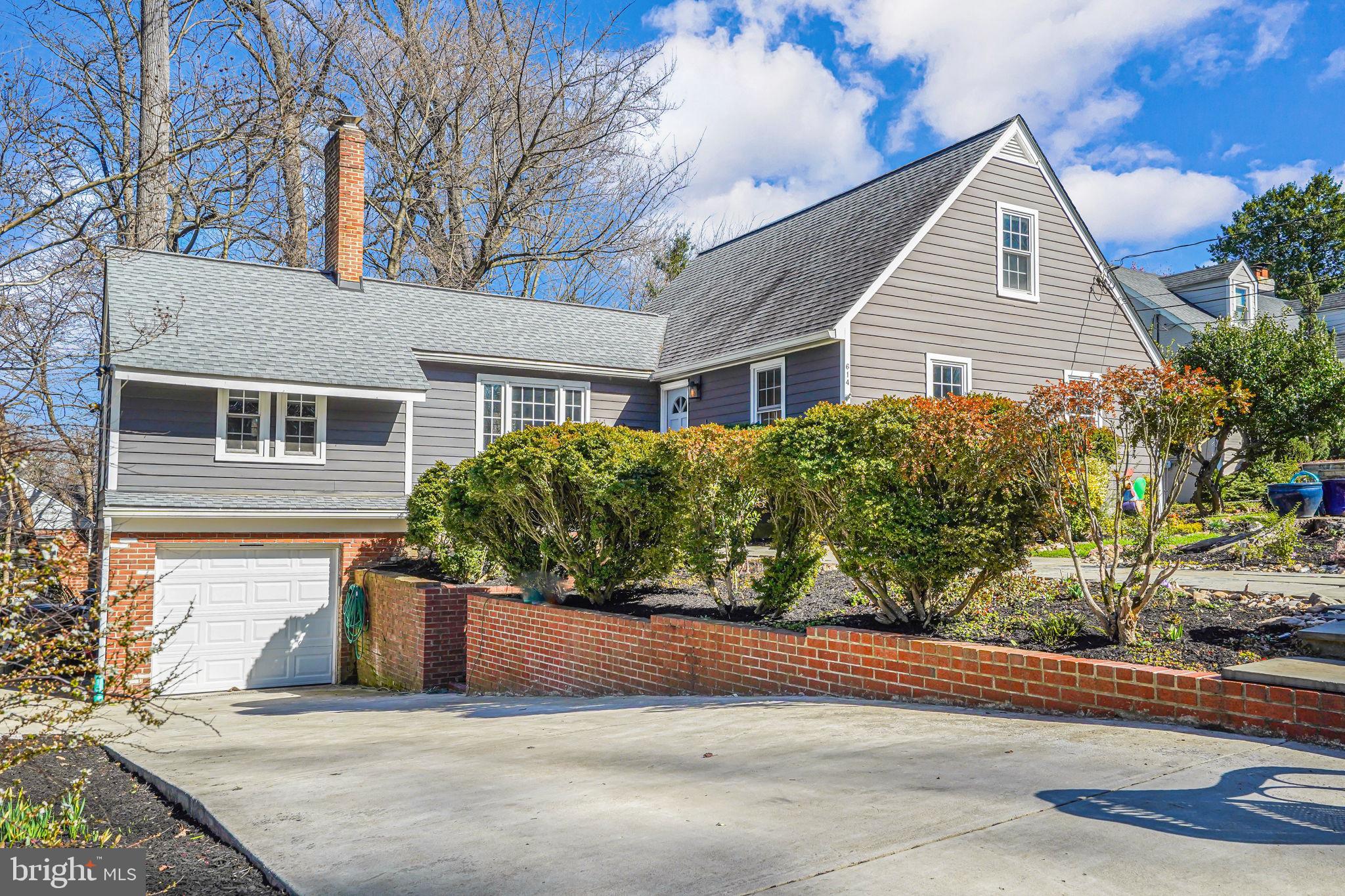 614 KNOLLWOOD DRIVE