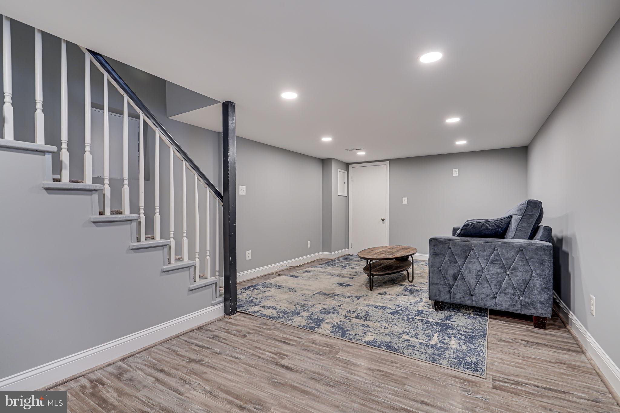 614 KNOLLWOOD DRIVE