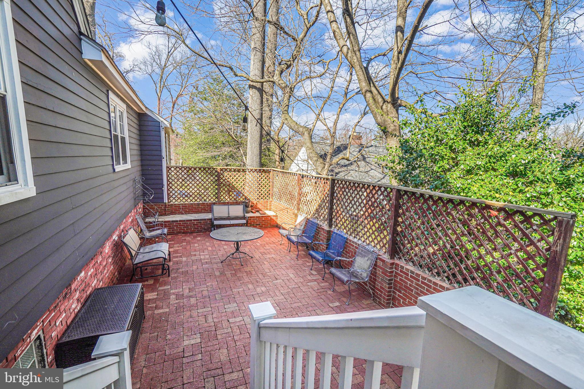 614 KNOLLWOOD DRIVE