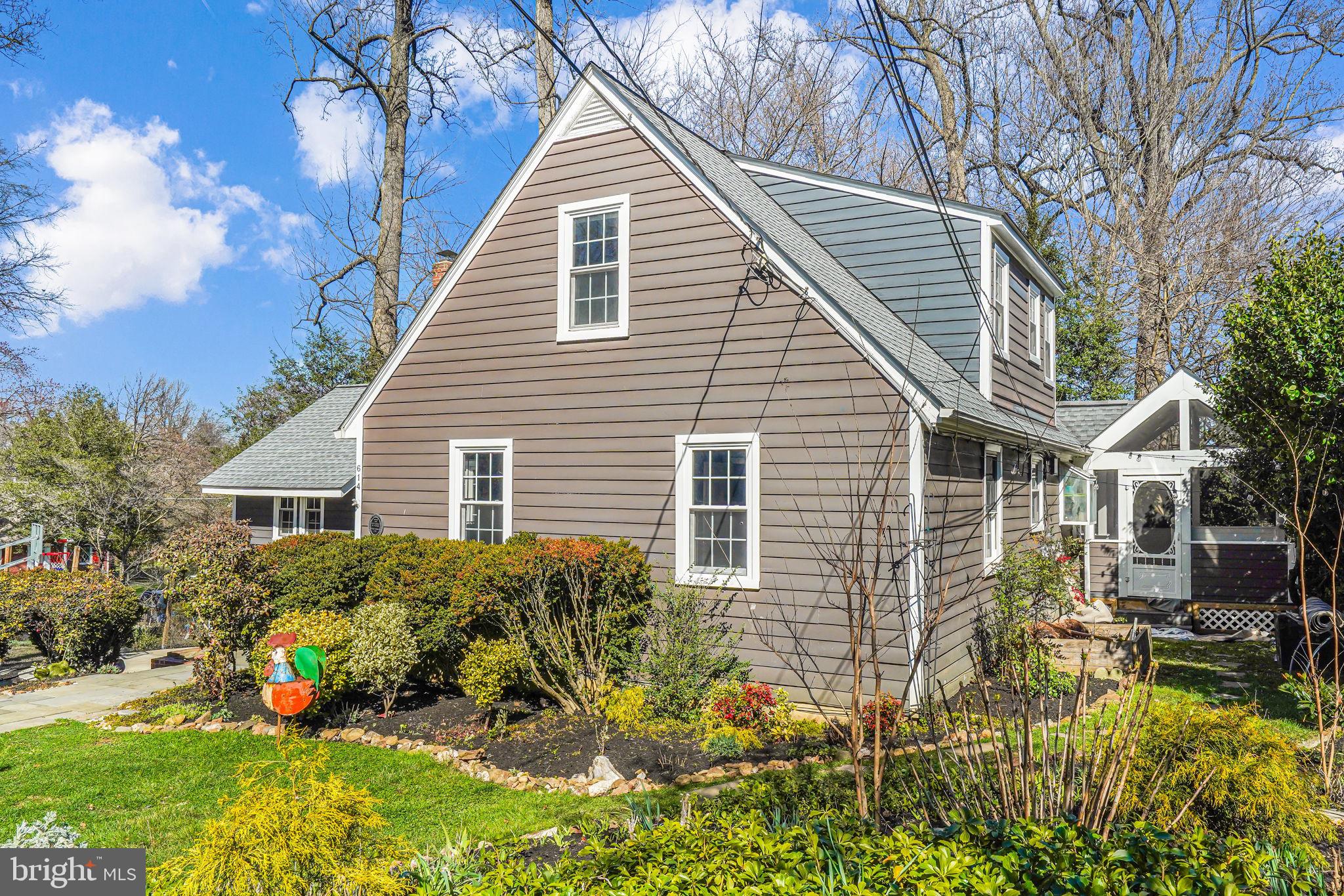 614 KNOLLWOOD DRIVE