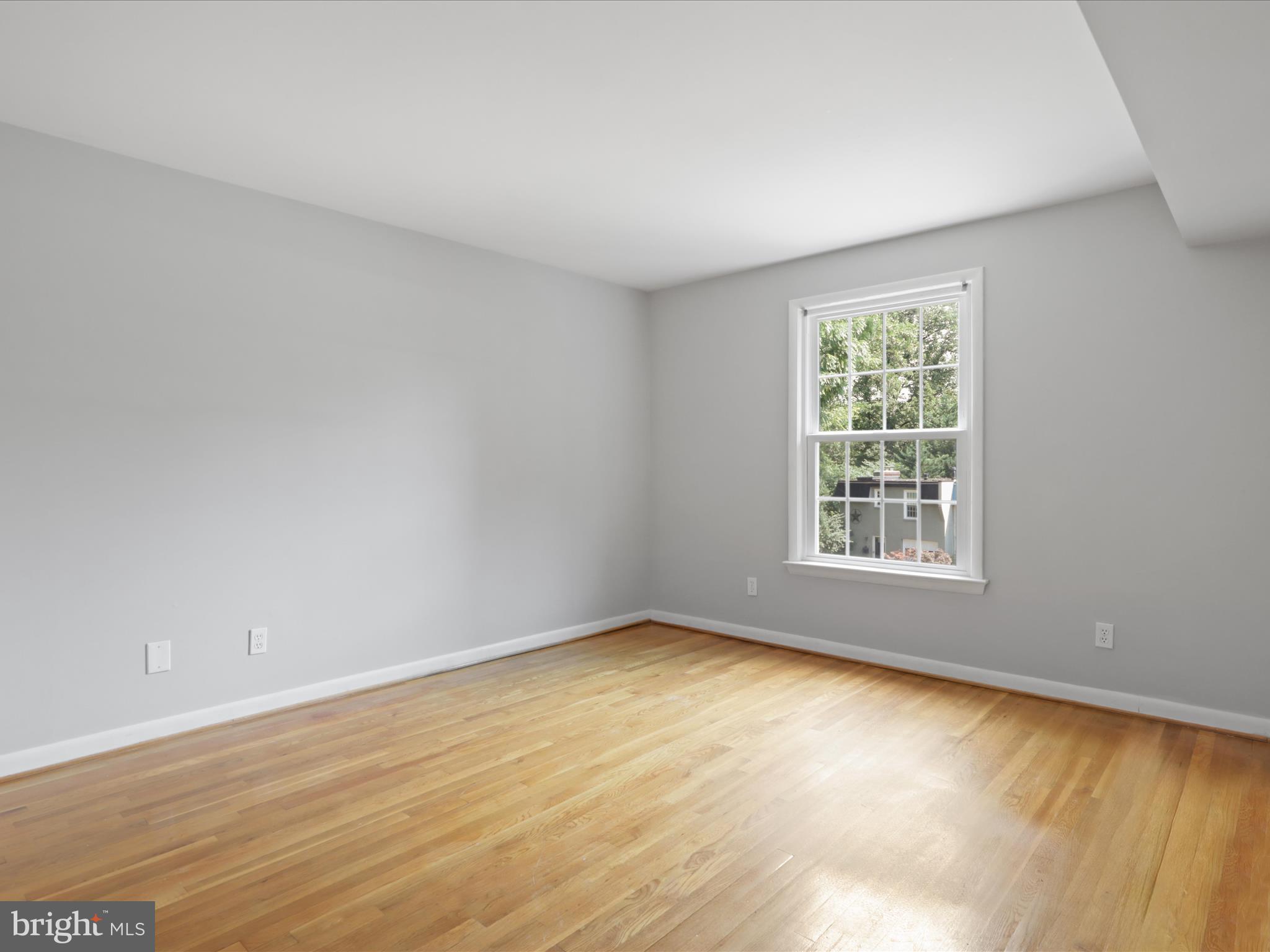 203 GARDEN COURT