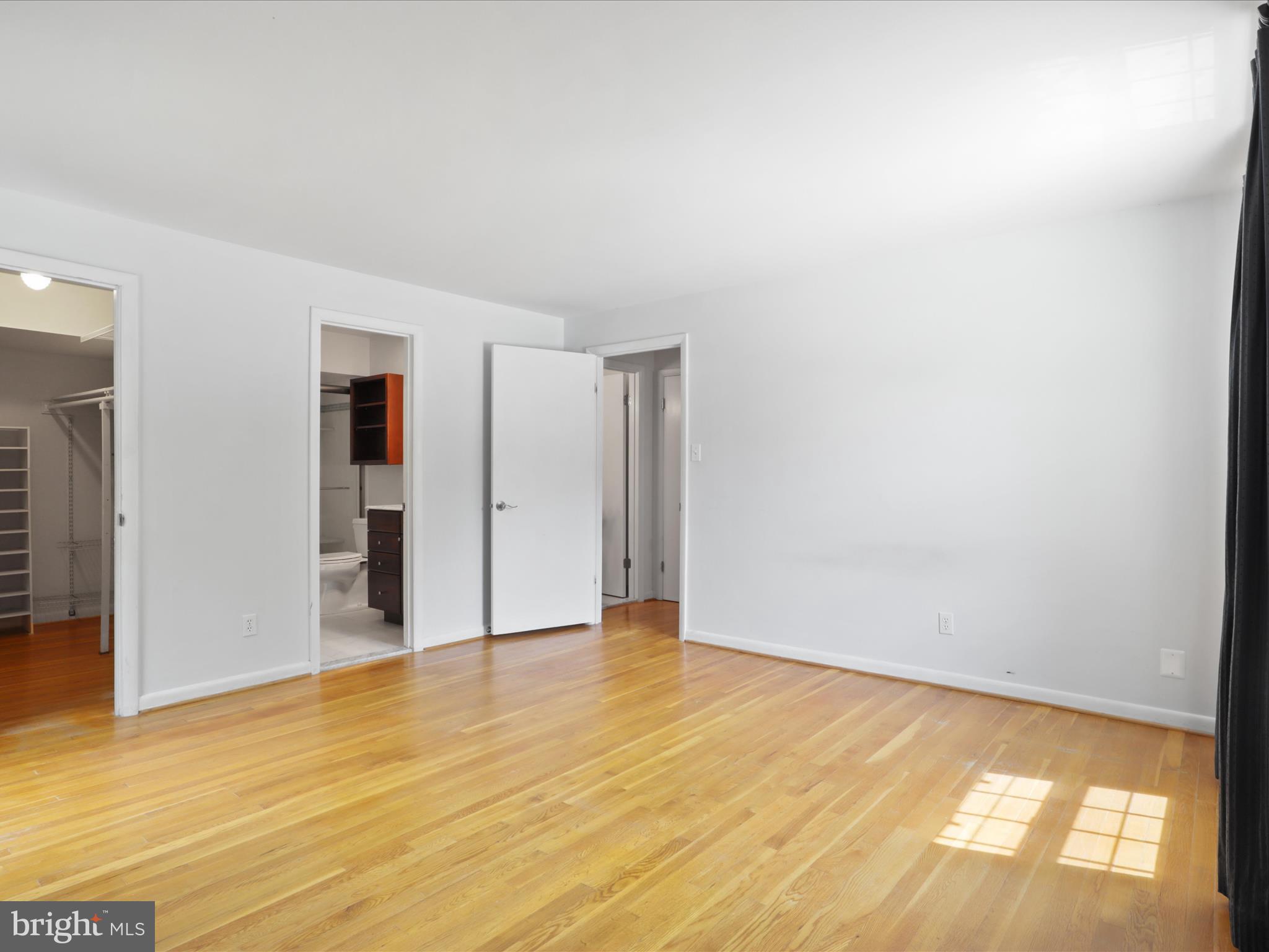 203 GARDEN COURT