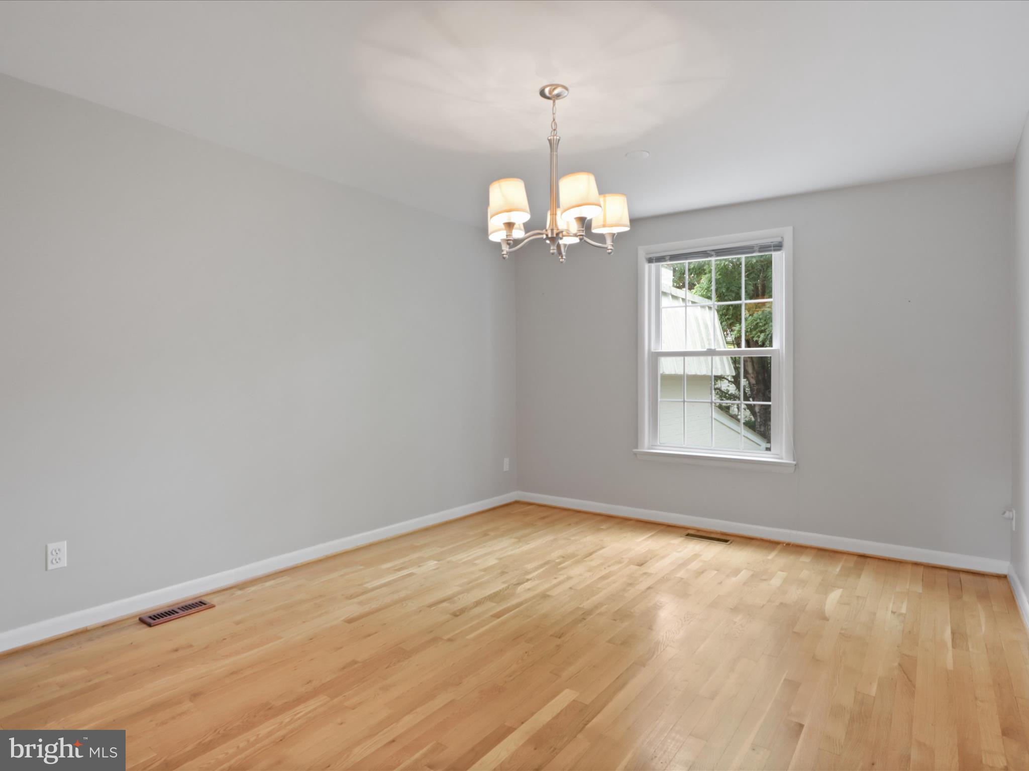203 GARDEN COURT