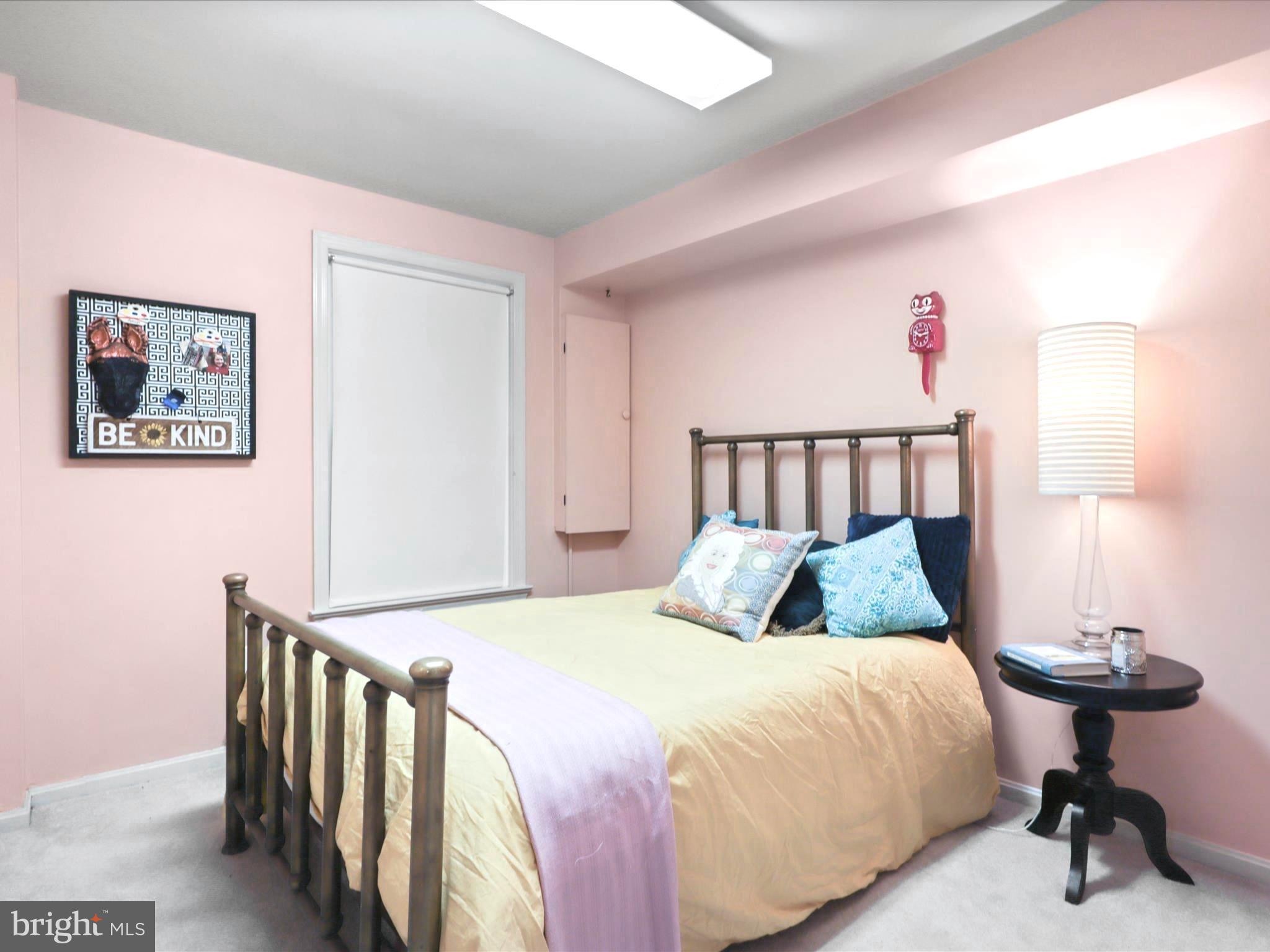 212 GARDEN COURT