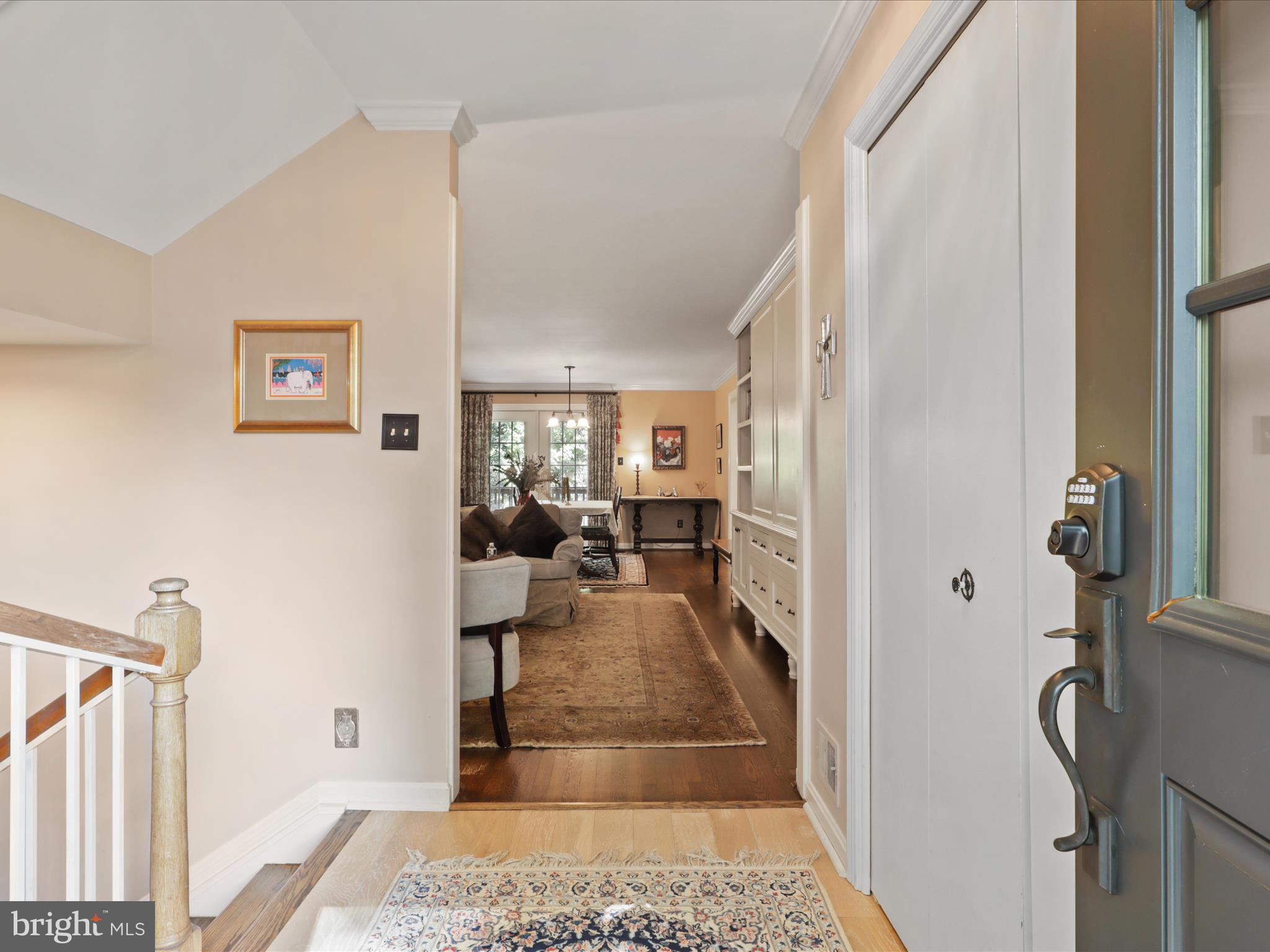 212 GARDEN COURT
