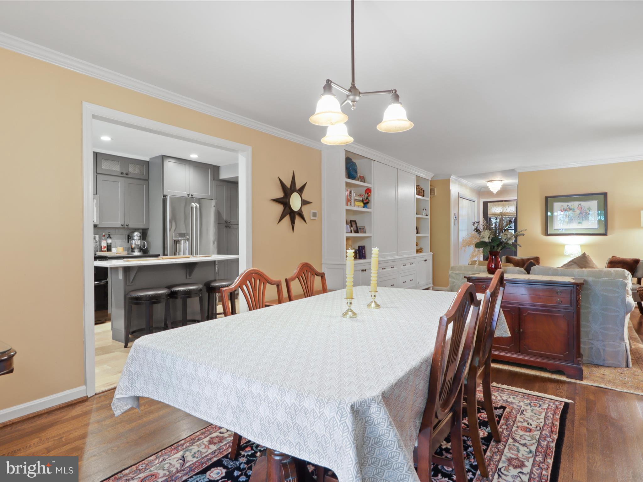 212 GARDEN COURT