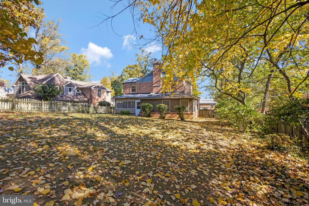207 POPLAR DRIVE