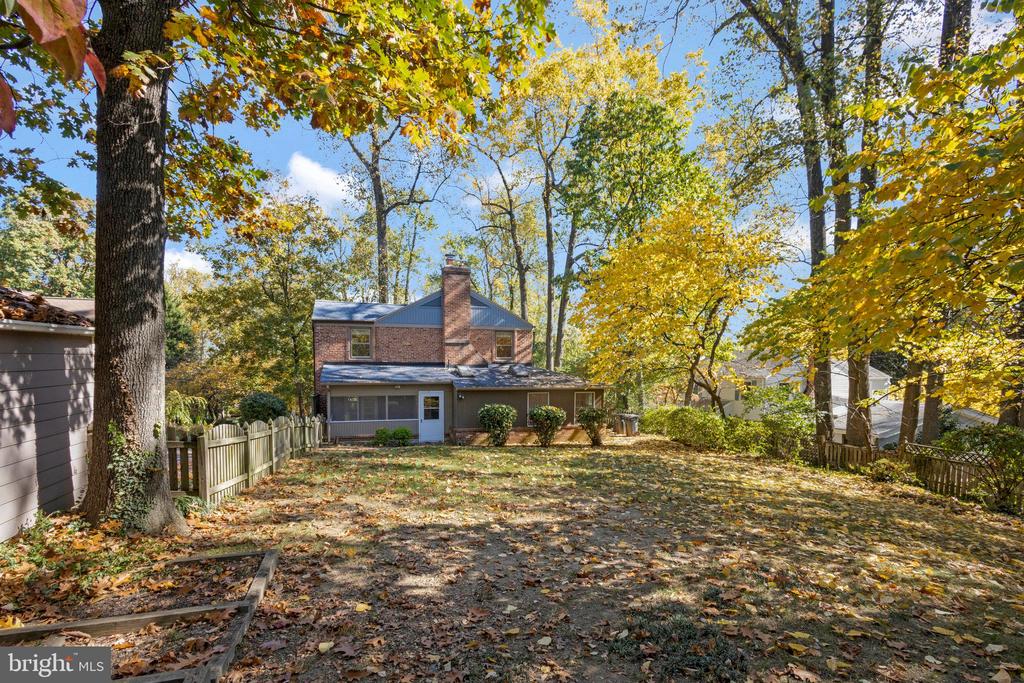 207 POPLAR DRIVE
