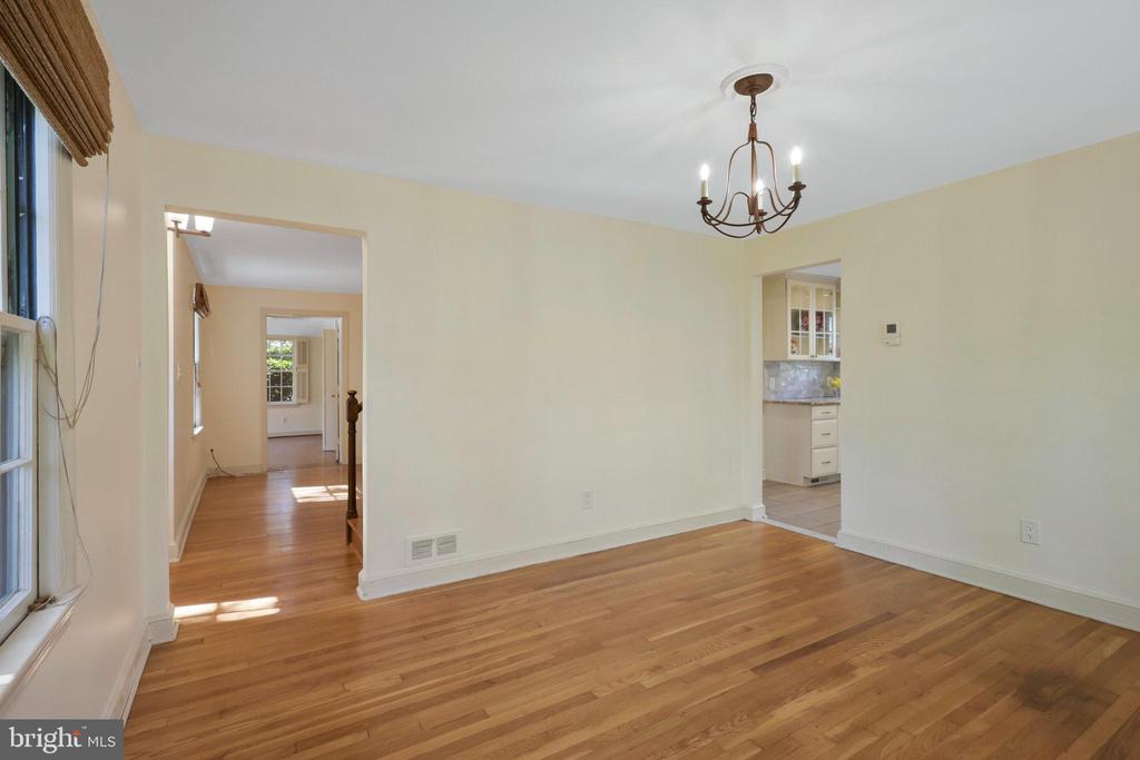 207 POPLAR DRIVE