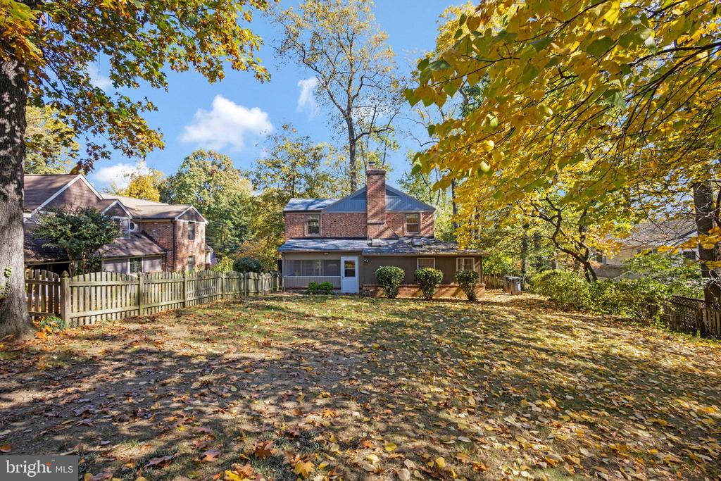 207 POPLAR DRIVE