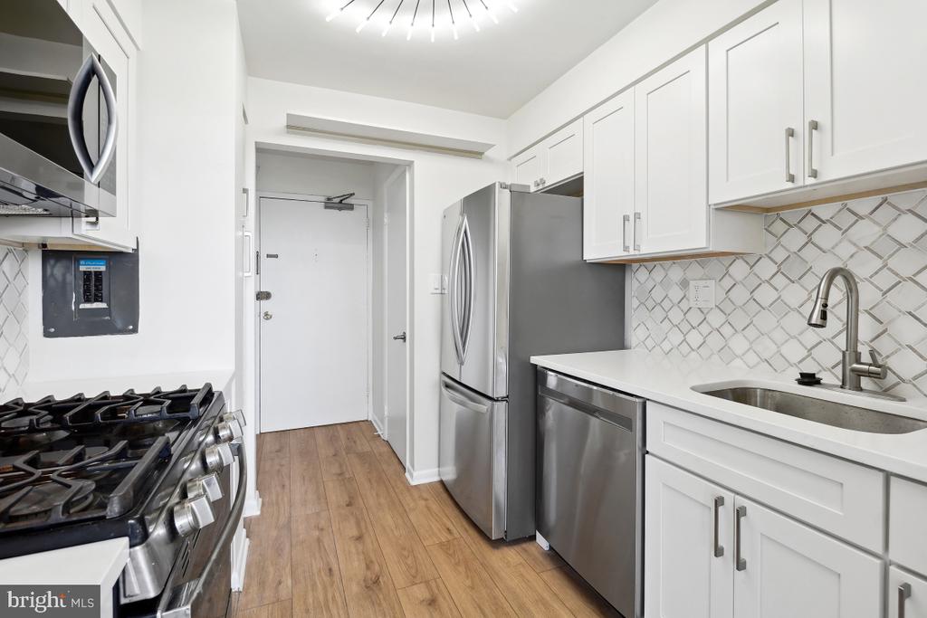 600 ROOSEVELT BOULEVARD 316