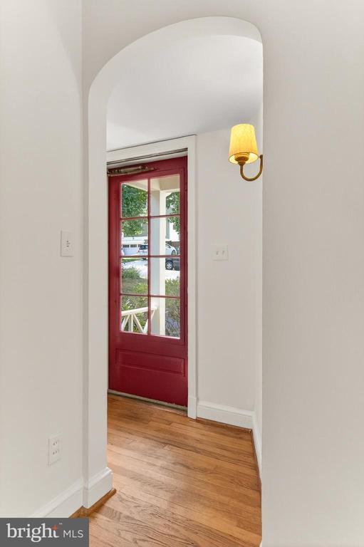 220 W GREENWAY BOULEVARD