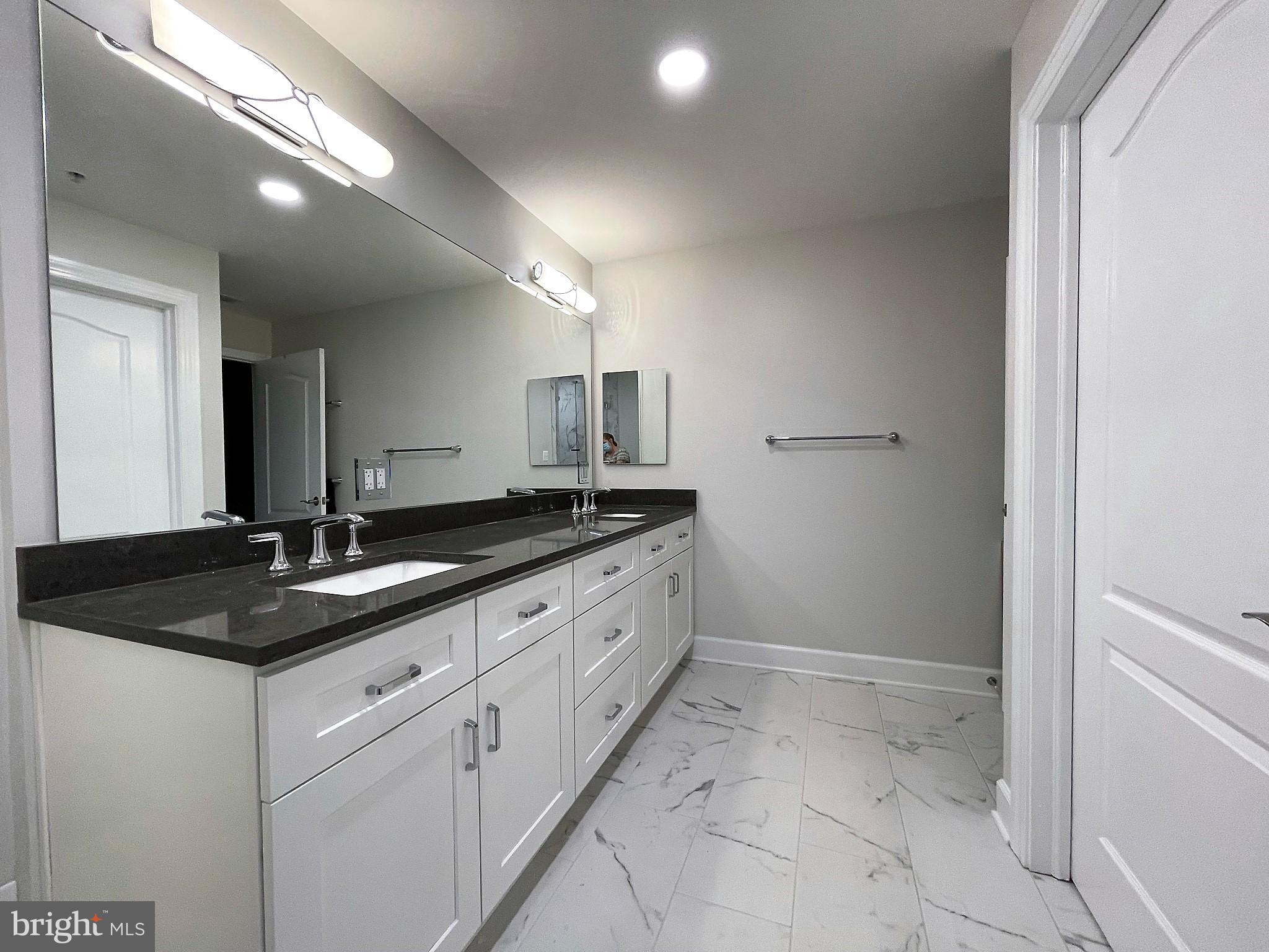 502 W BROAD STREET 310
