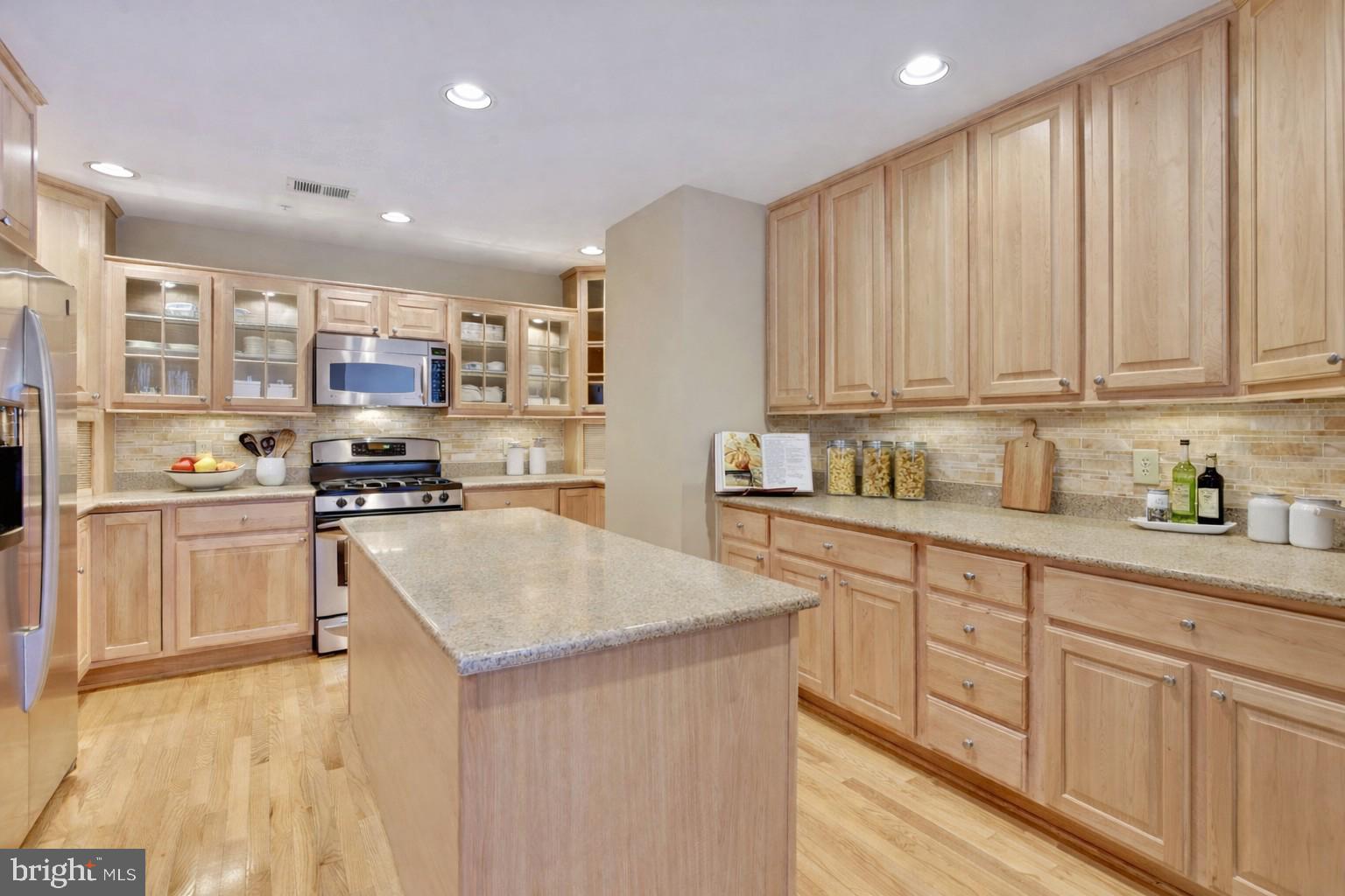 502 W BROAD STREET 310