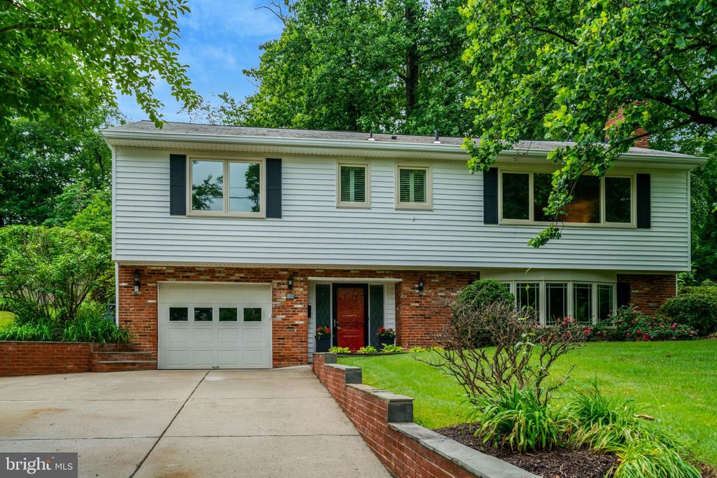 105 POPLAR DRIVE