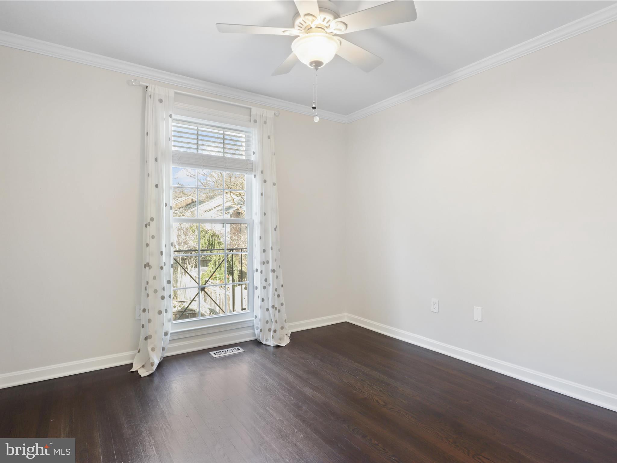 3226 CAMBRIDGE COURT