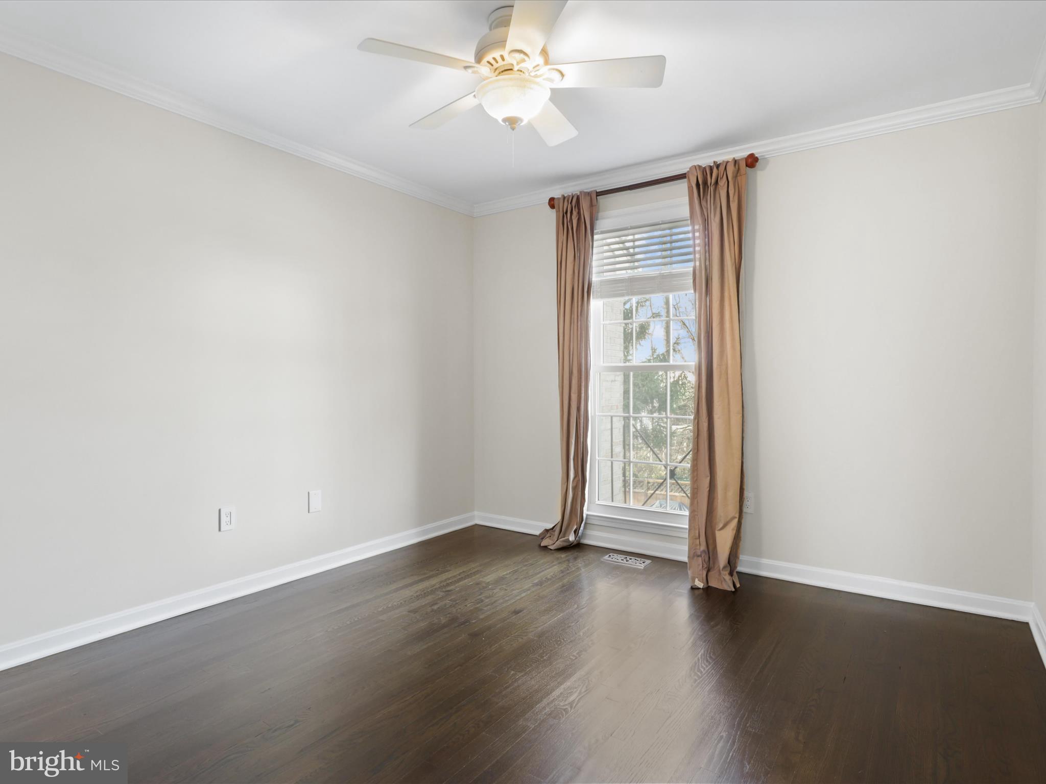 3226 CAMBRIDGE COURT