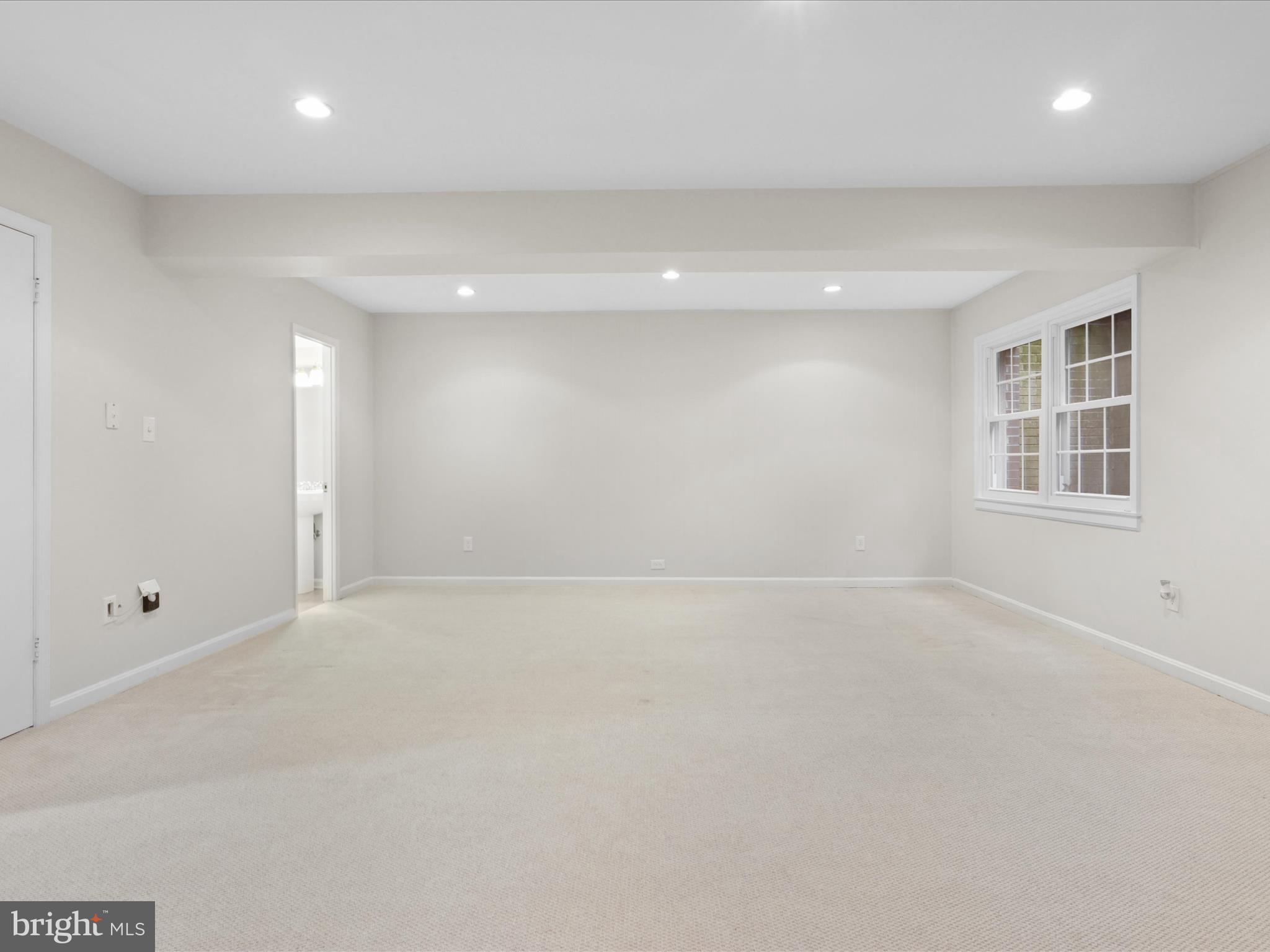 3226 CAMBRIDGE COURT