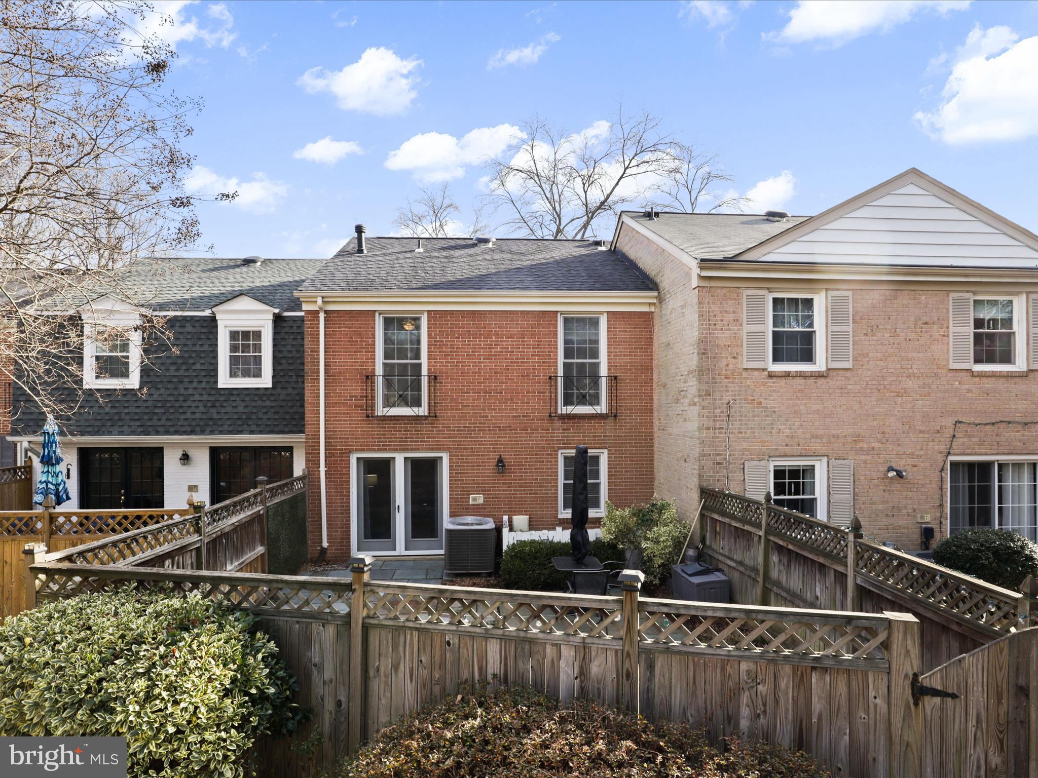 3226 CAMBRIDGE COURT