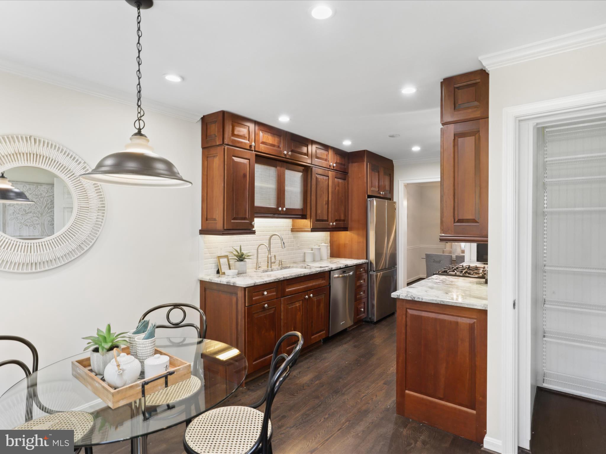 3226 CAMBRIDGE COURT