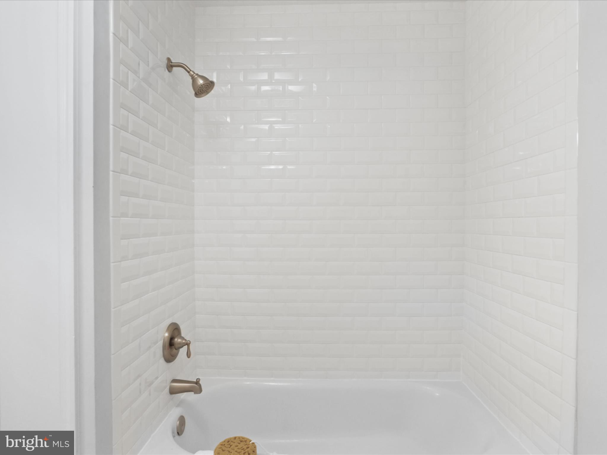 3226 CAMBRIDGE COURT