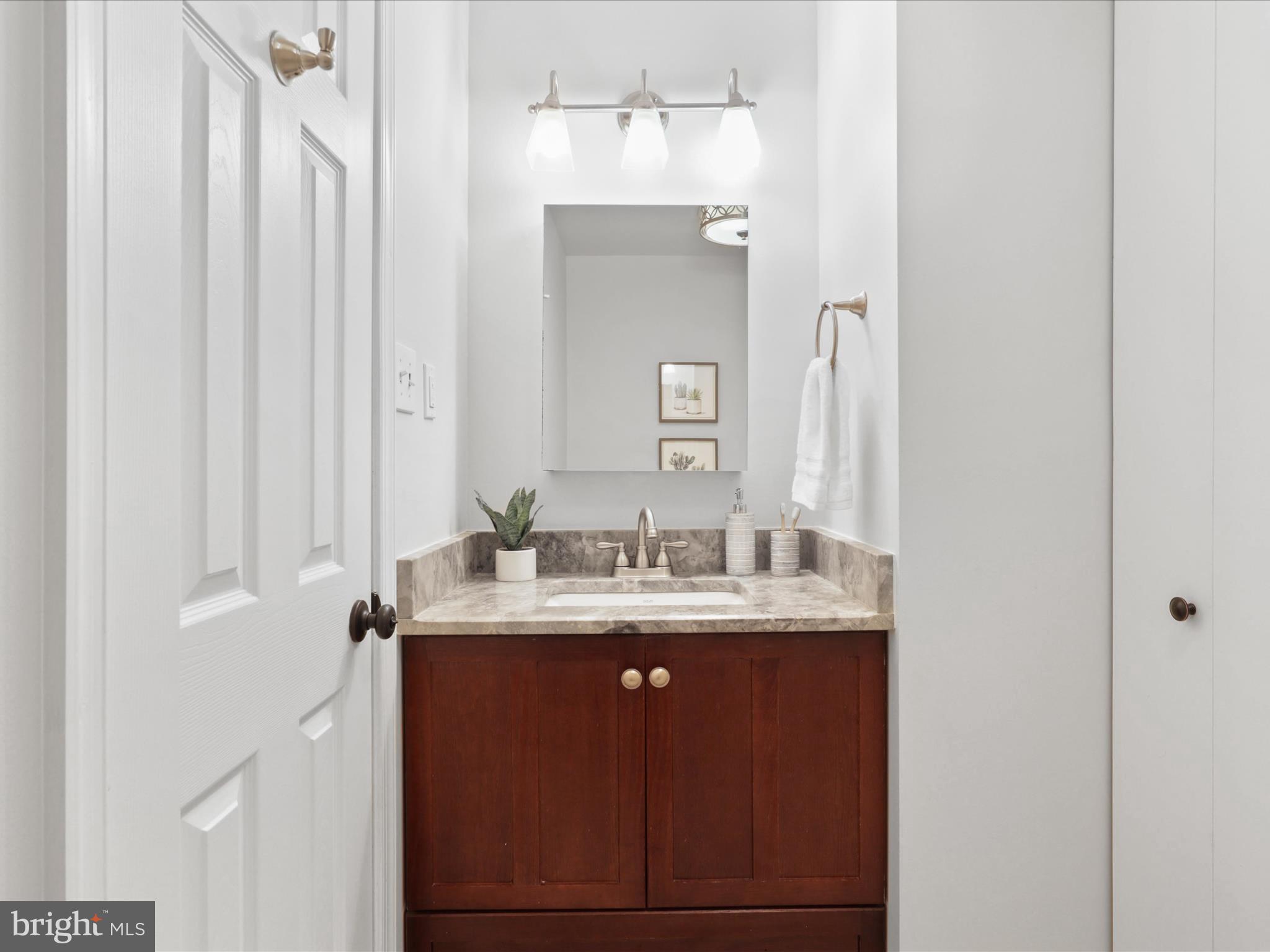 3226 CAMBRIDGE COURT