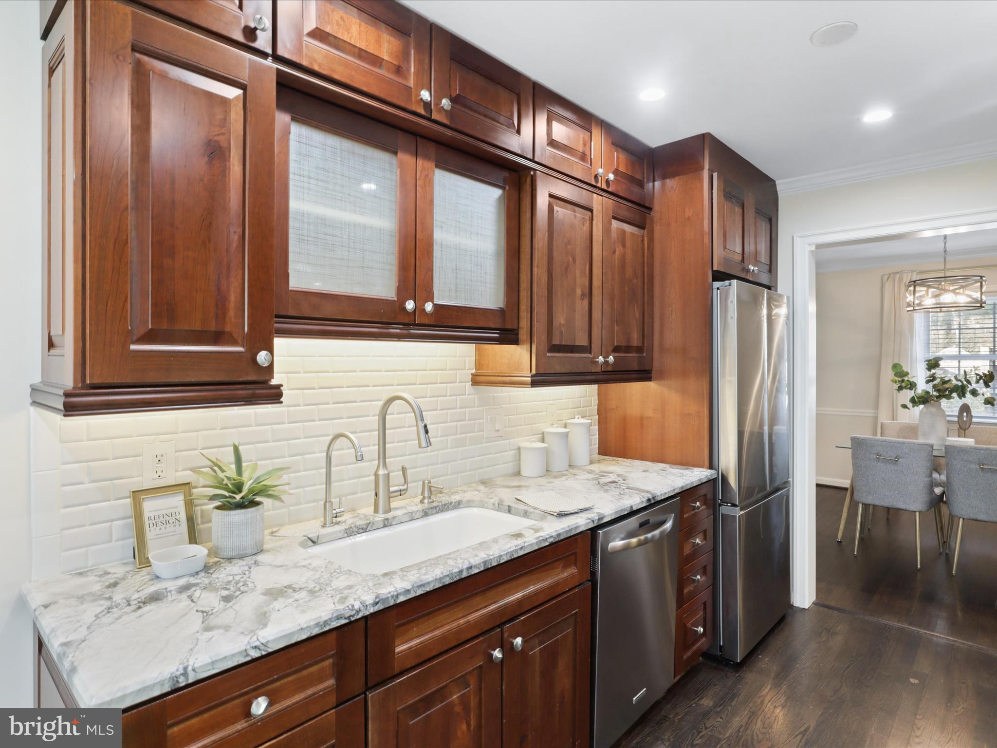 3226 CAMBRIDGE COURT