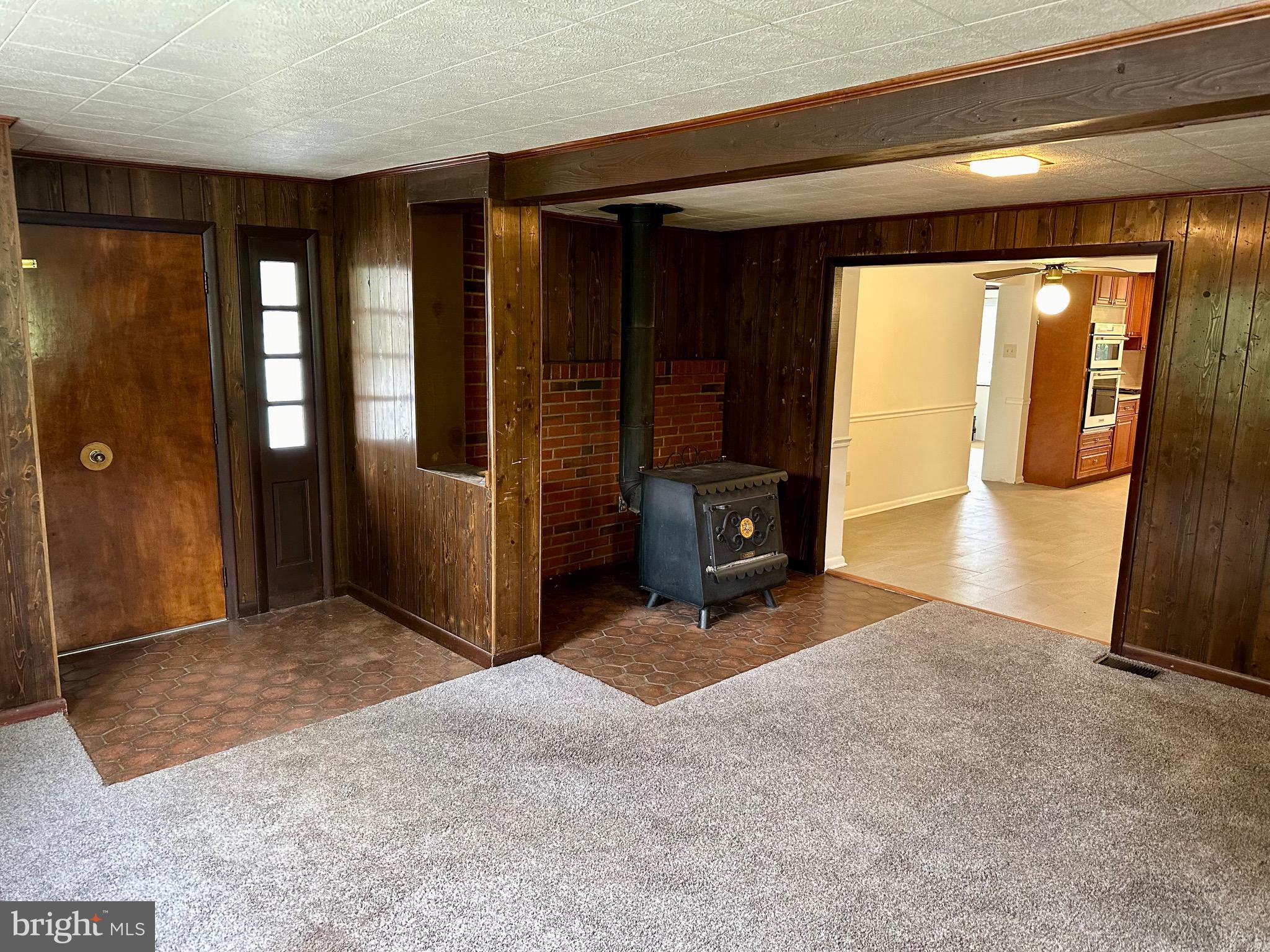 11002 OAKWOOD DRIVE