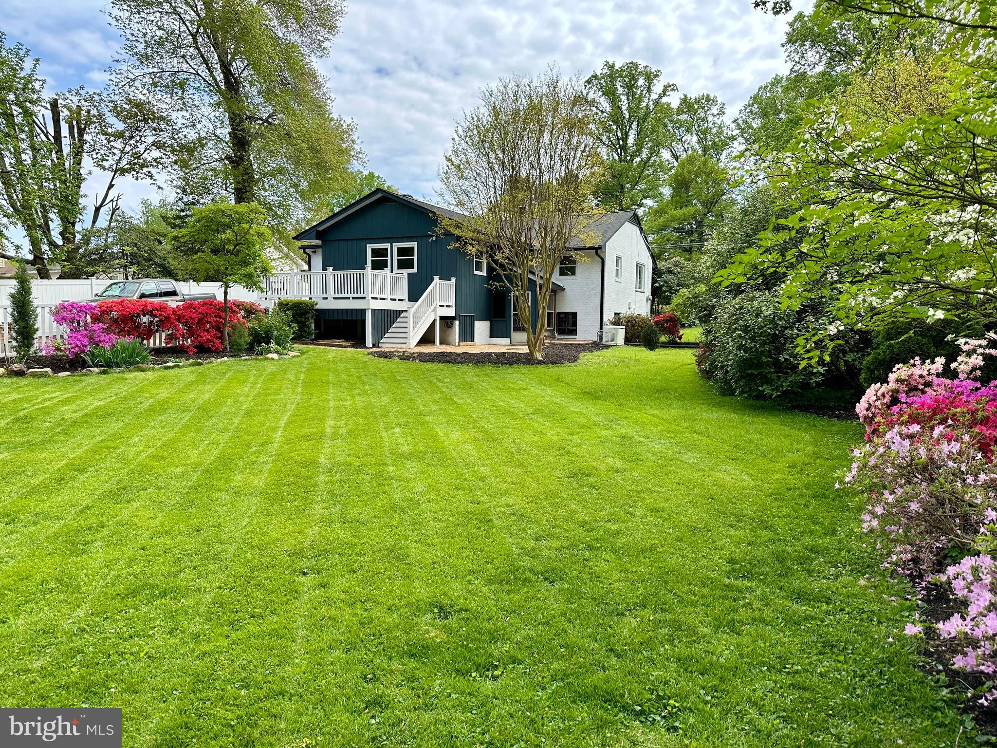 11002 OAKWOOD DRIVE
