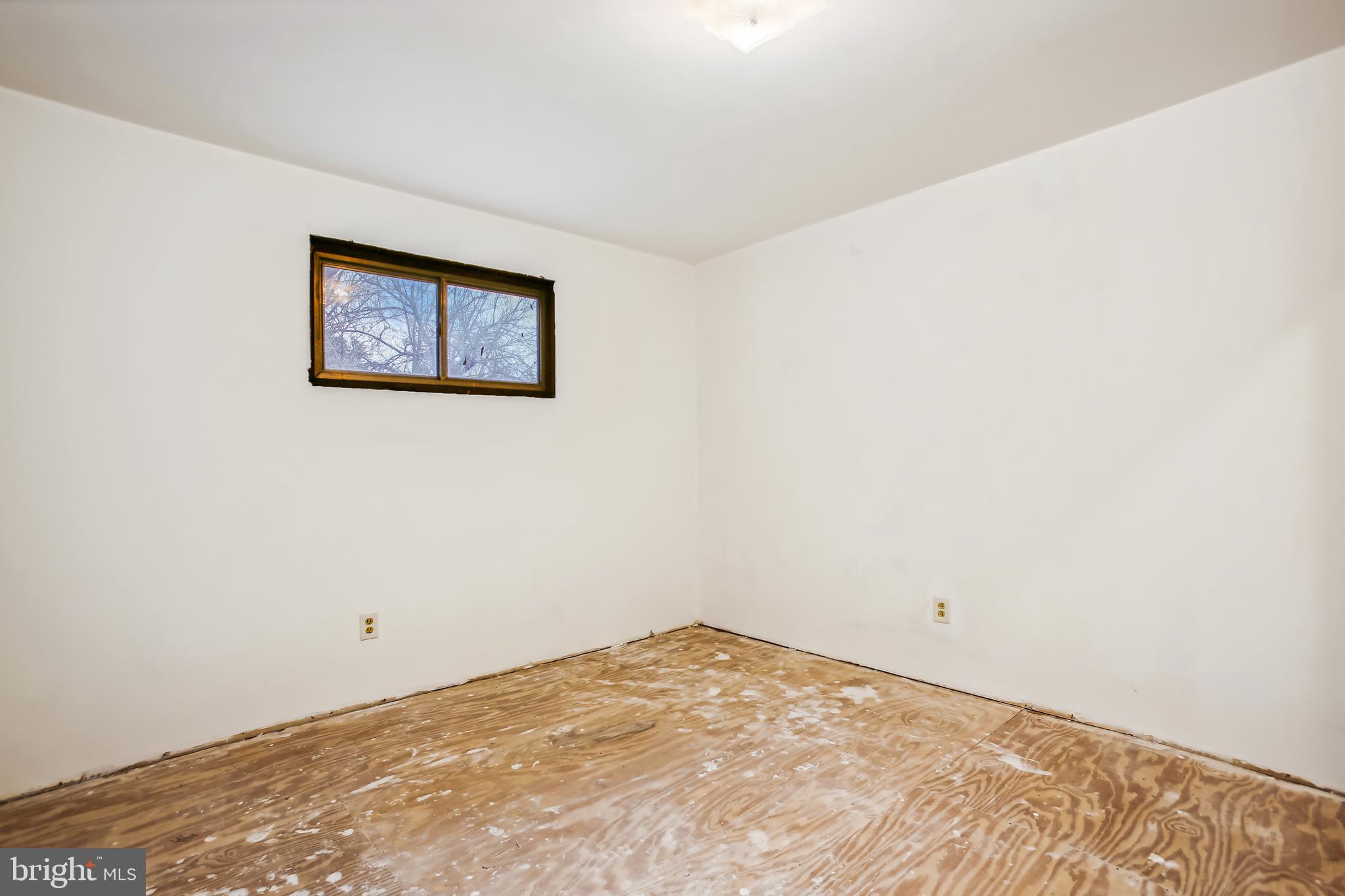 11002 OAKWOOD DRIVE