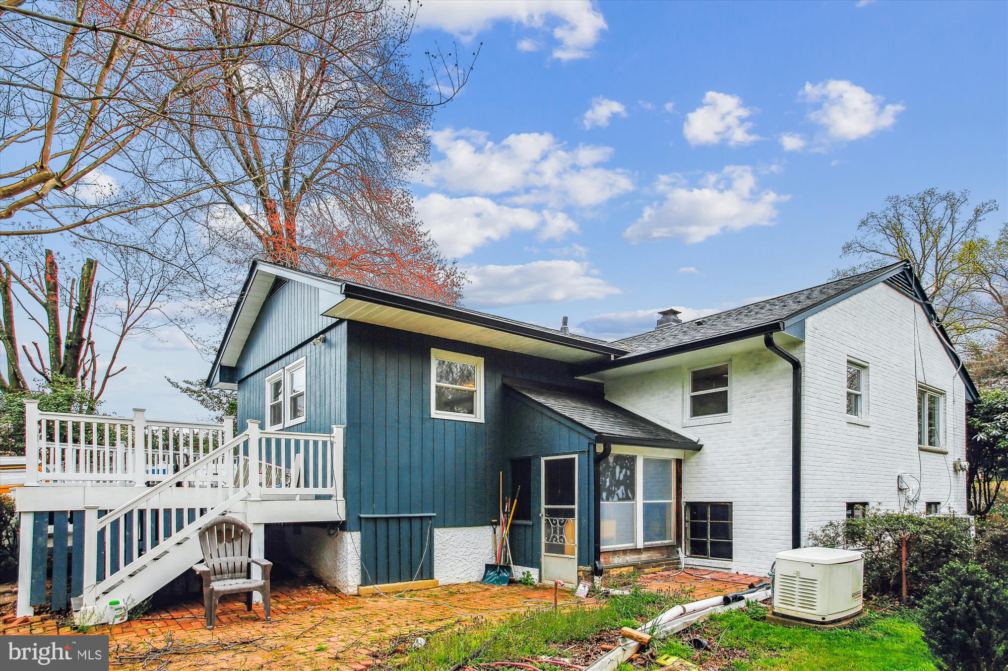 11002 OAKWOOD DRIVE