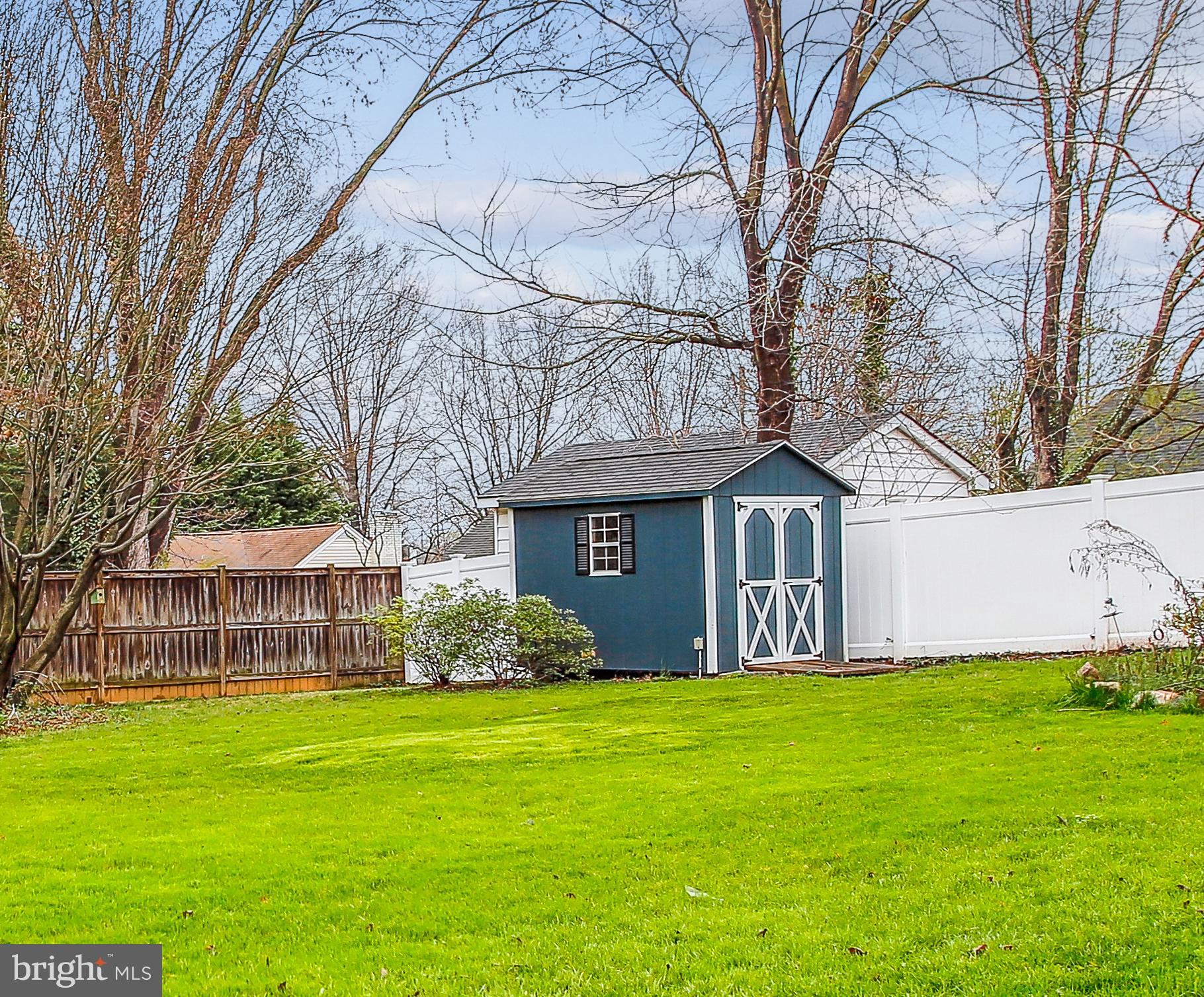11002 OAKWOOD DRIVE