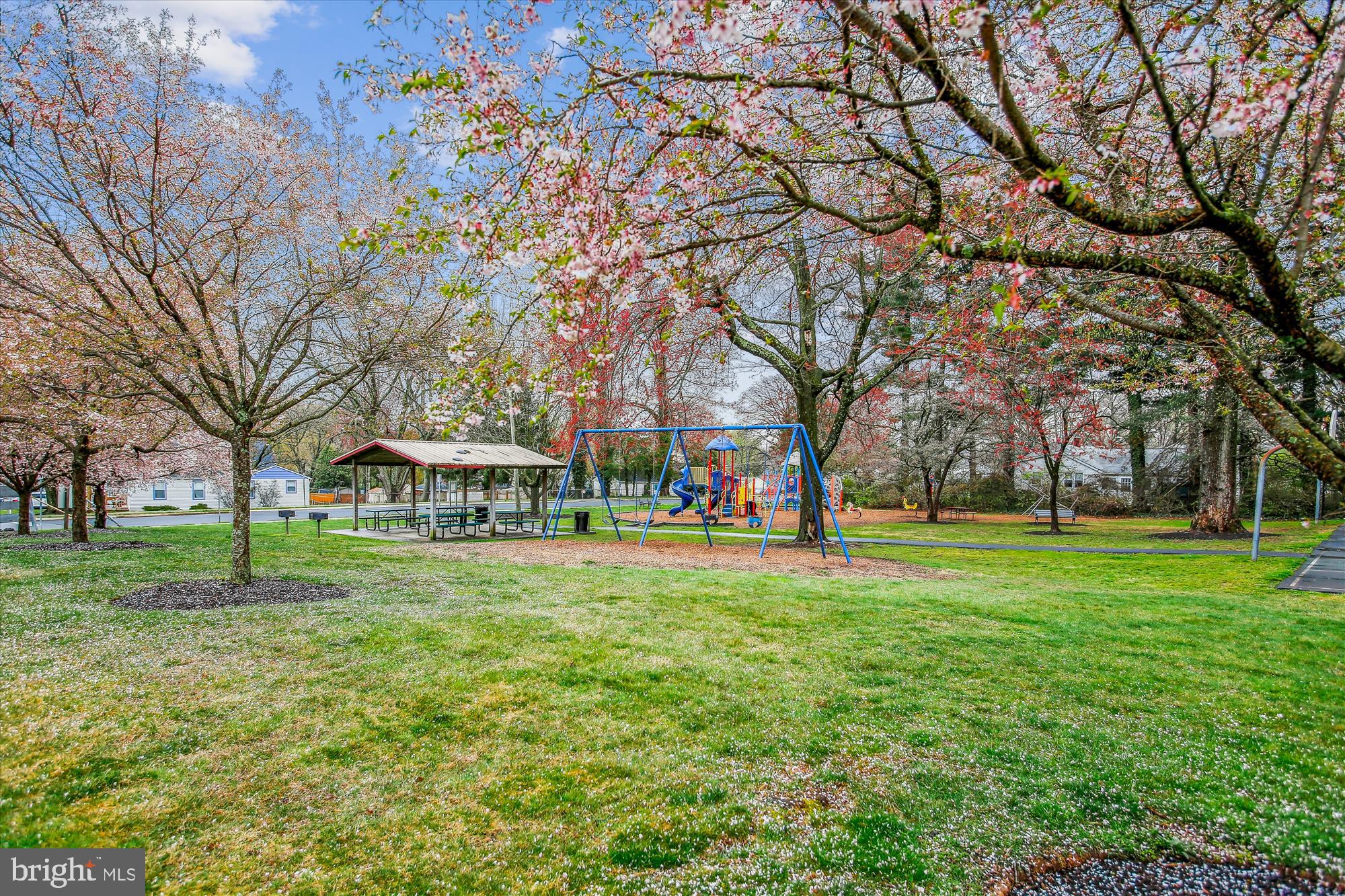 11002 OAKWOOD DRIVE
