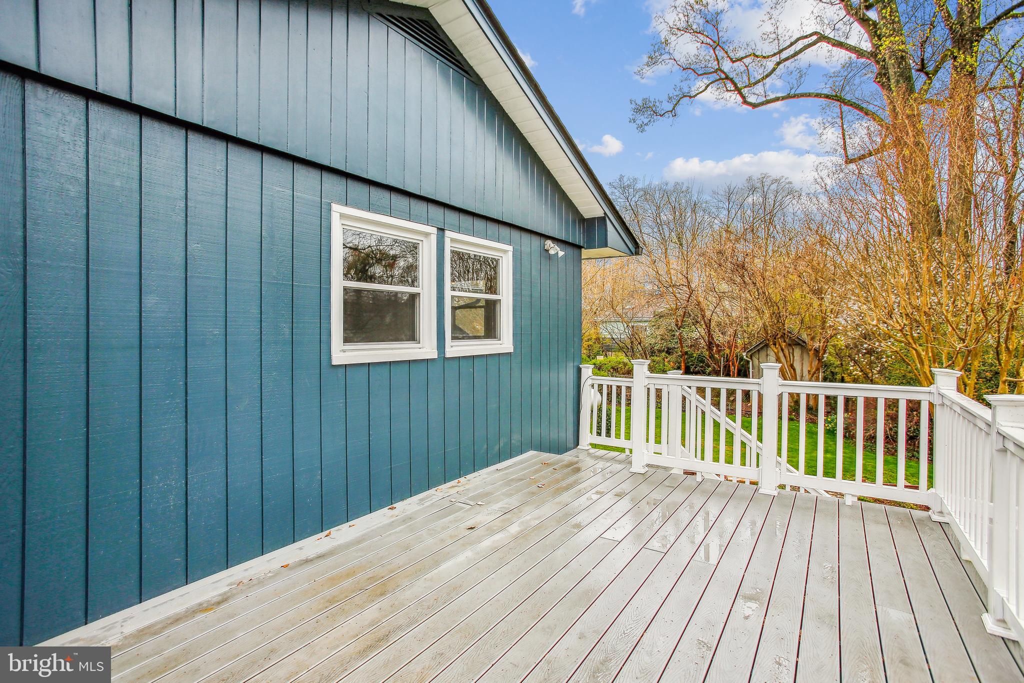 11002 OAKWOOD DRIVE