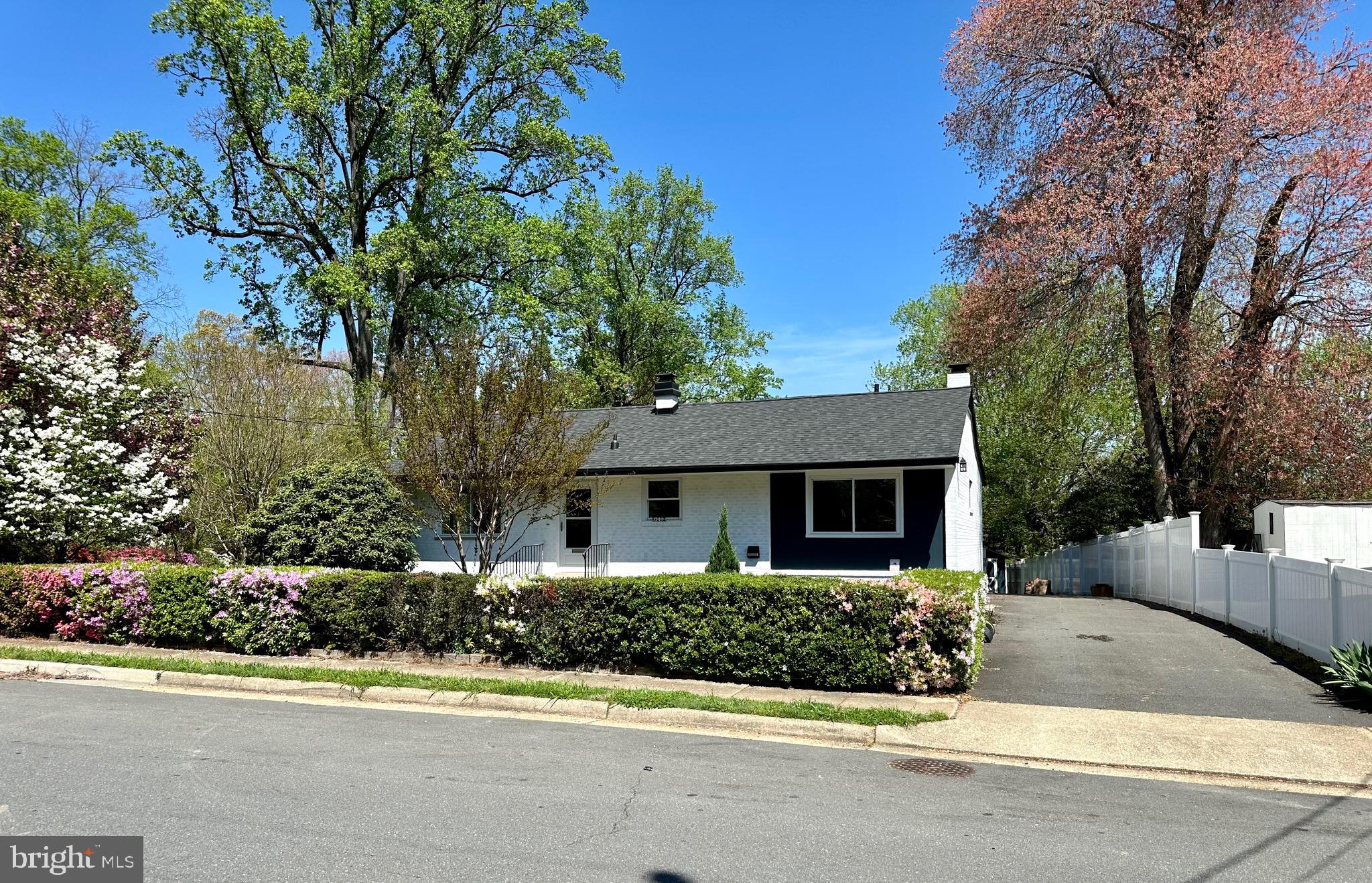 11002 OAKWOOD DRIVE
