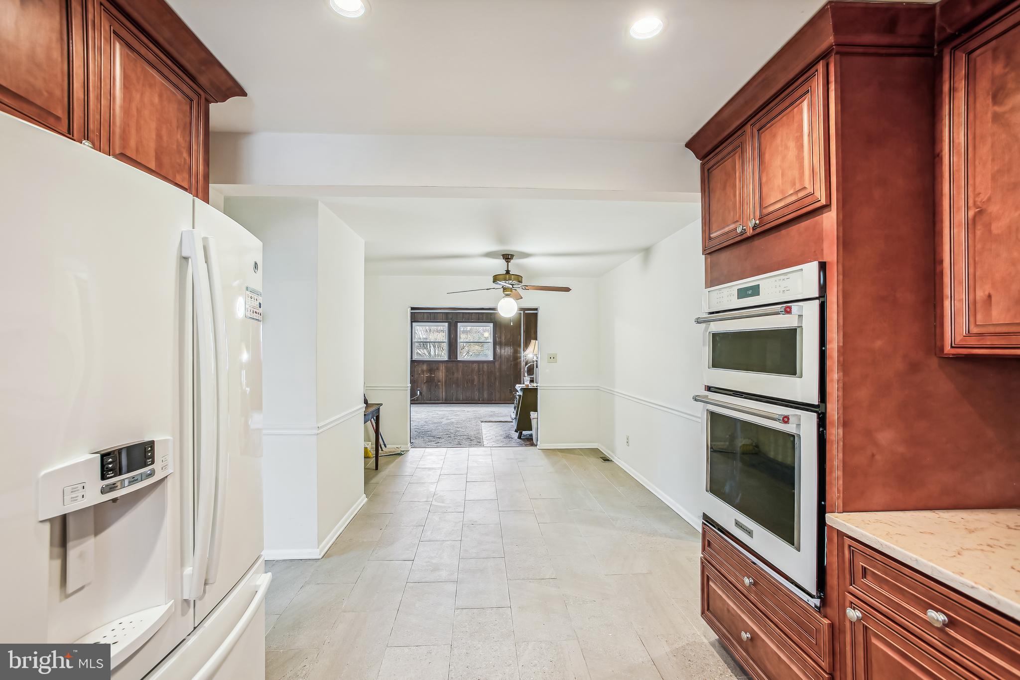 11002 OAKWOOD DRIVE