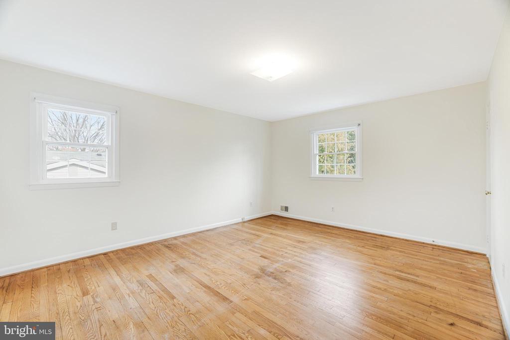 9905 COLONY ROAD