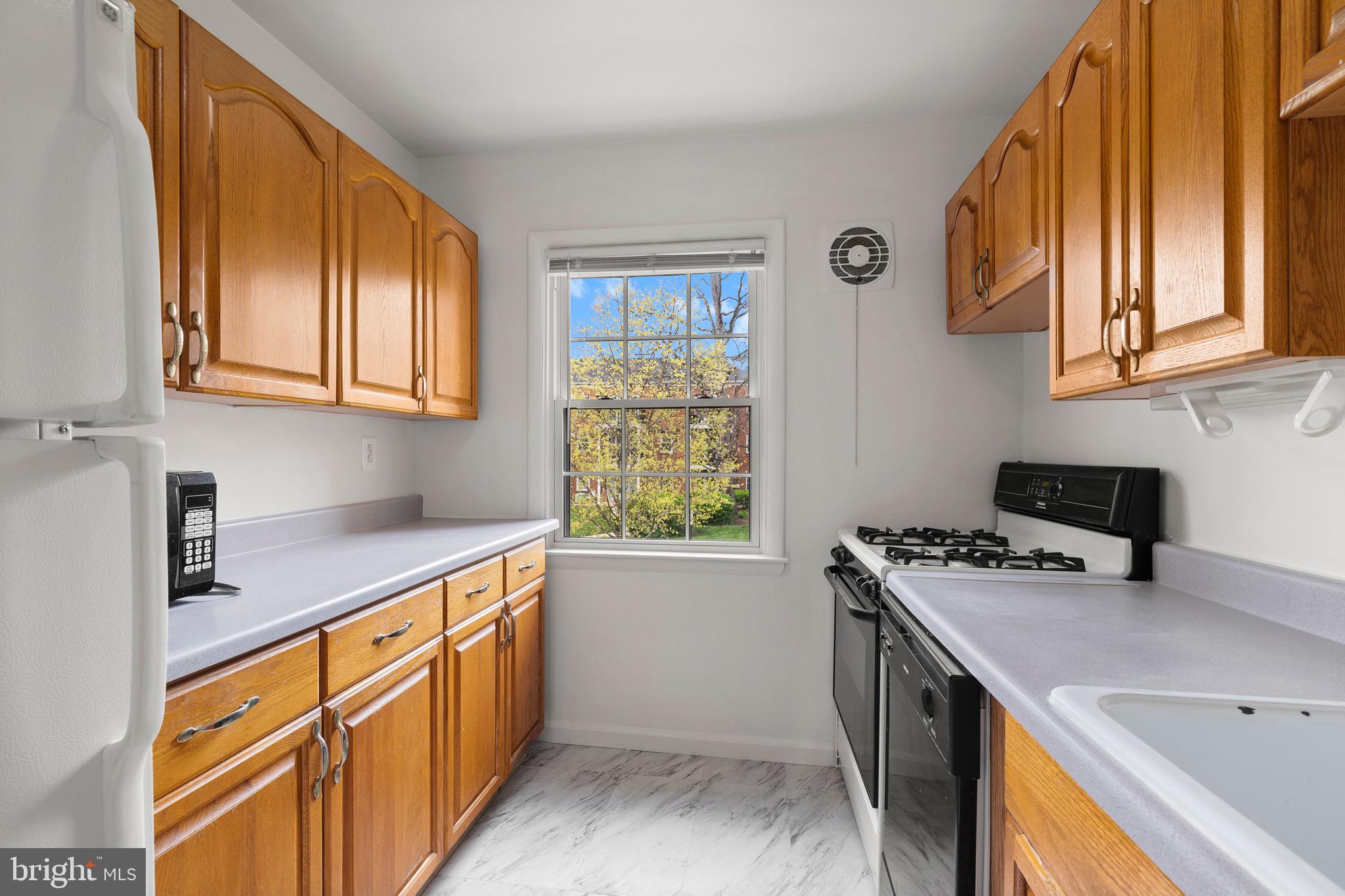 9457 FAIRFAX BOULEVARD 203