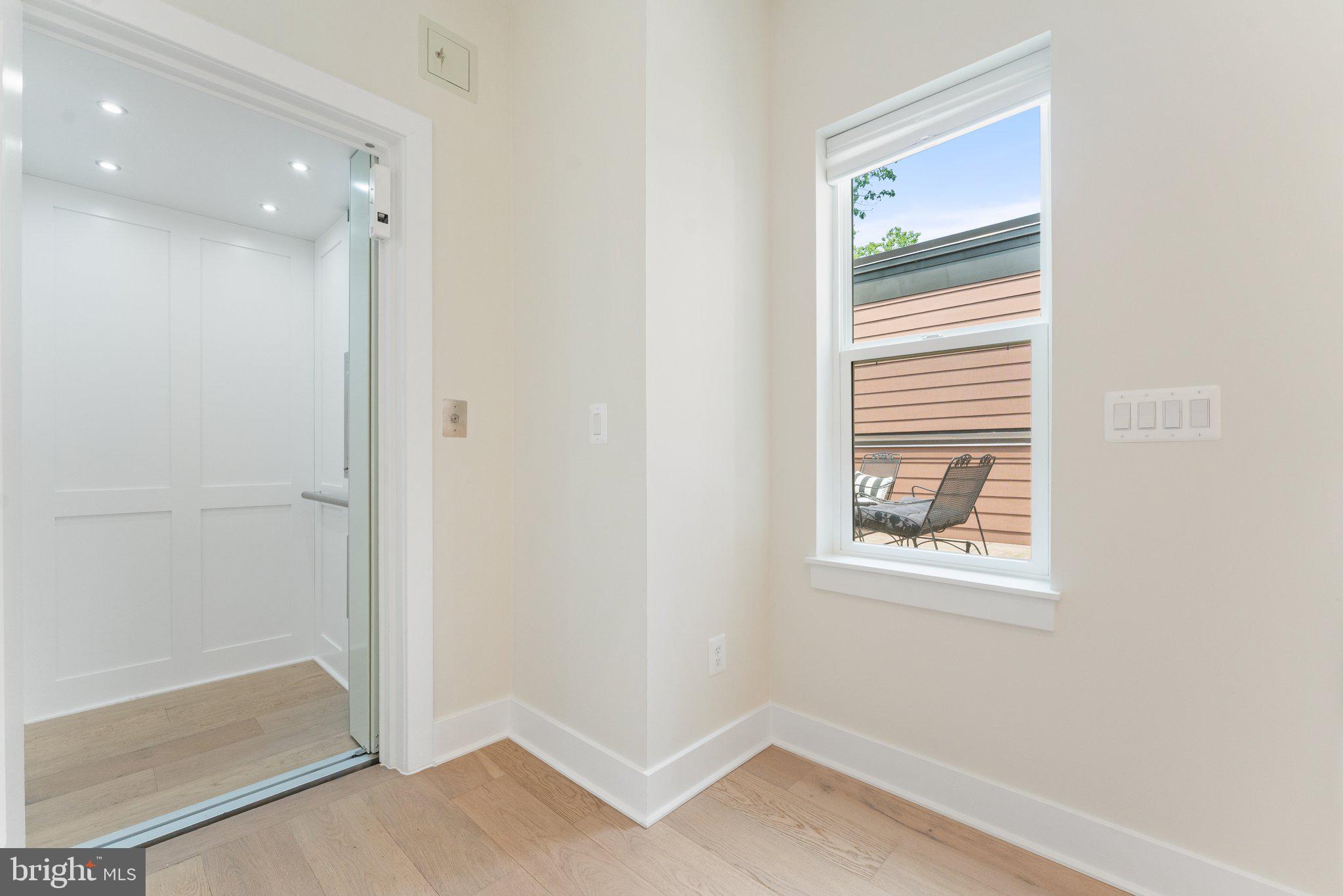 3546 SUTTON HEIGHTS CIRCLE