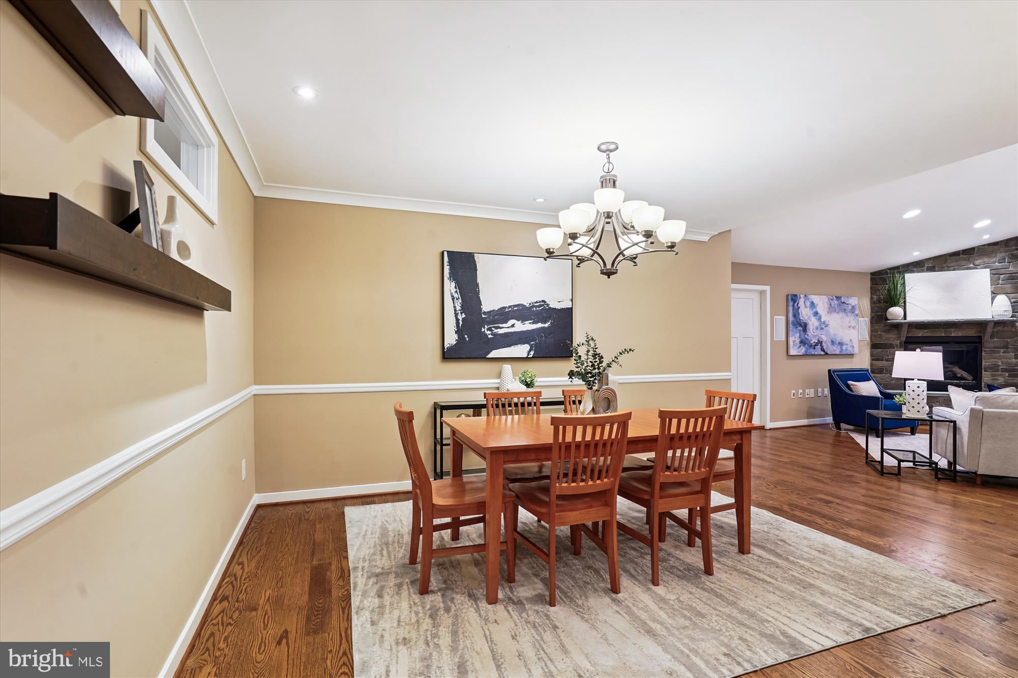9811 HAMPTON LANE