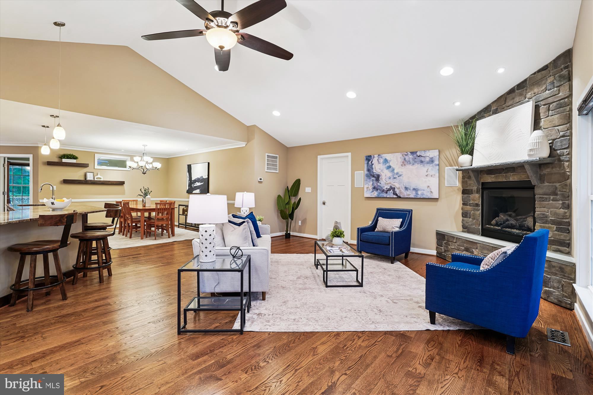 9811 HAMPTON LANE